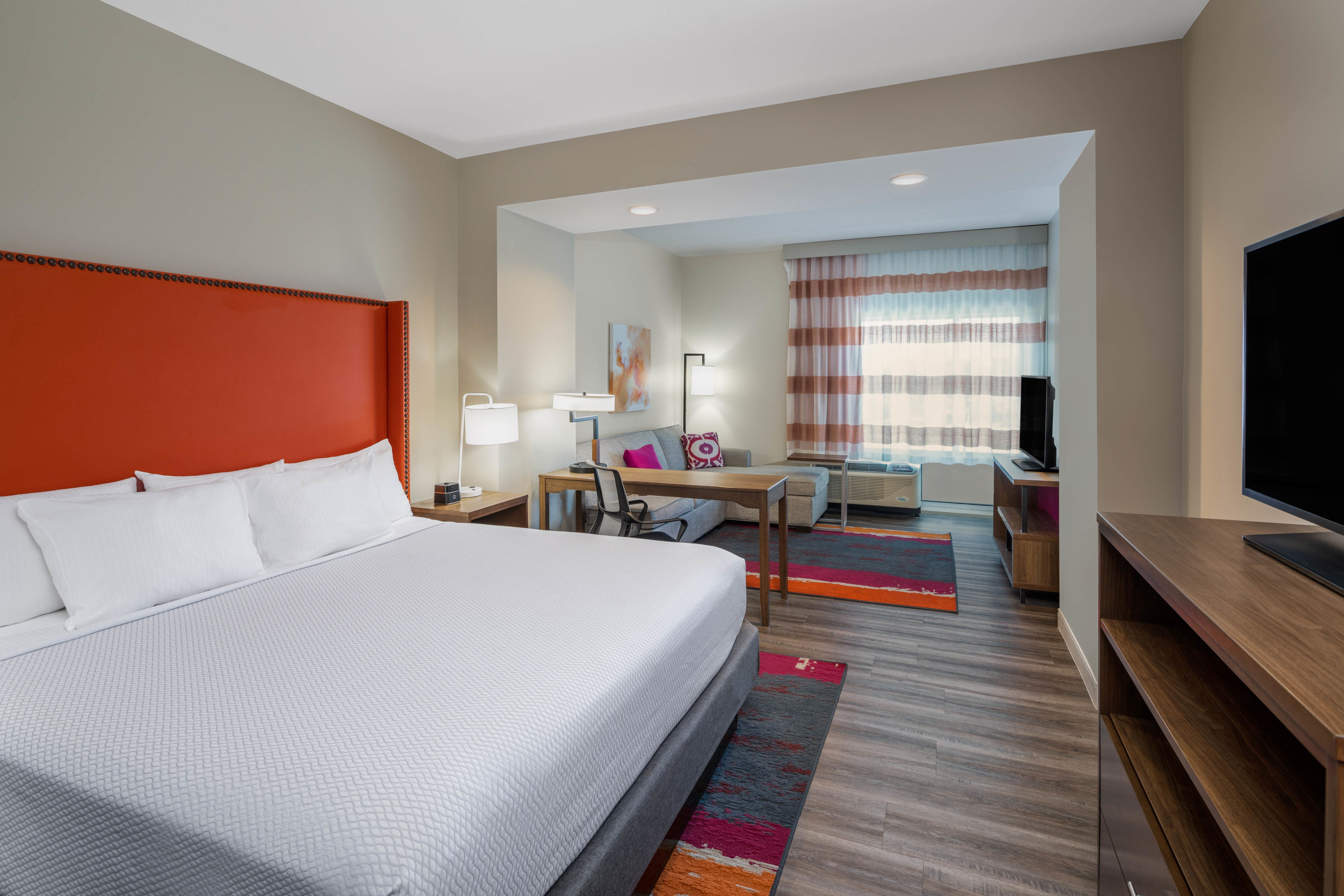 Guest room at the La Quinta Inn & Suites by Wyndham Greensboro Arpt High Point in Greensboro, North Carolina