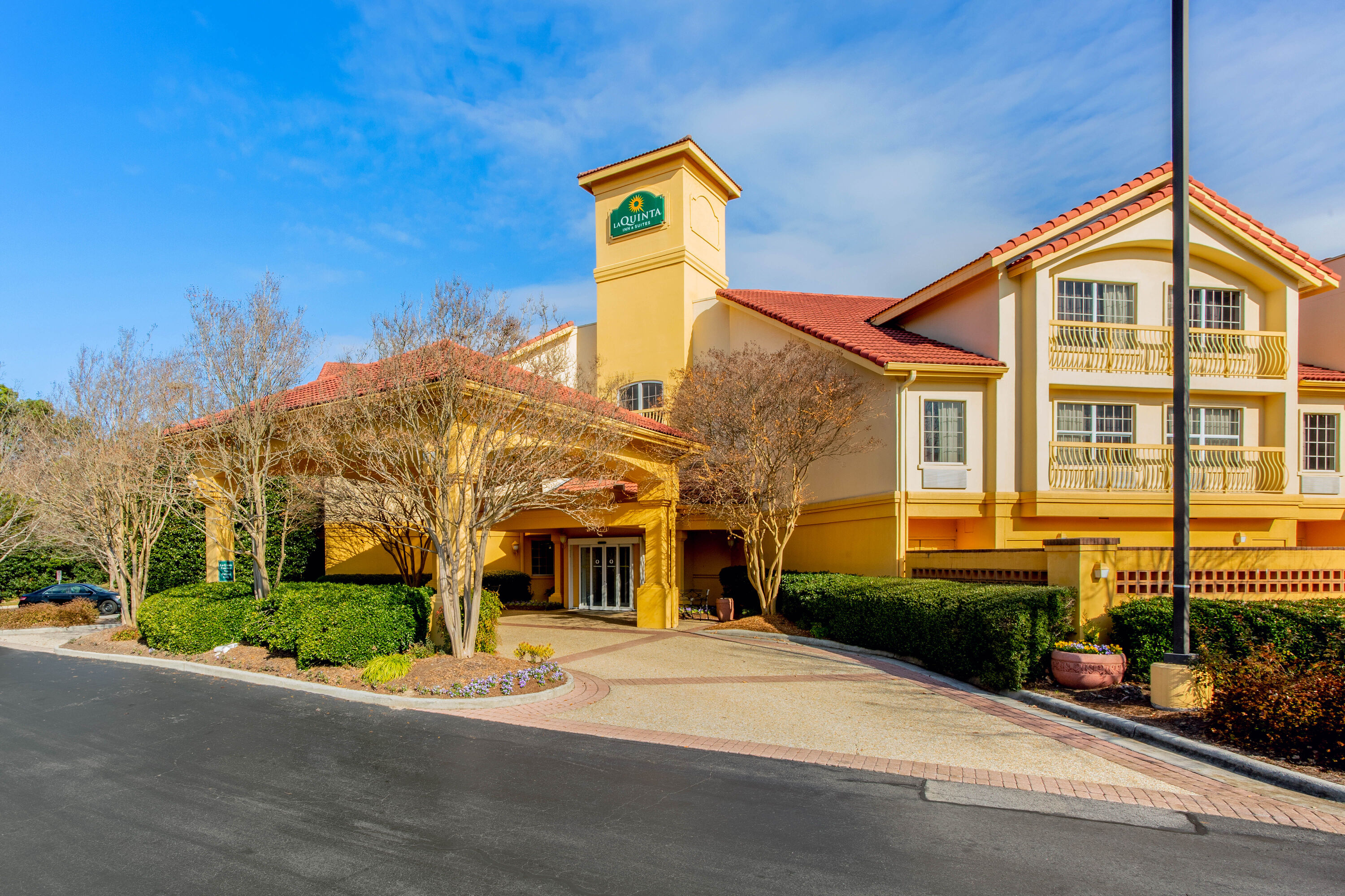 La Quinta Inn &amp; Suites by Wyndham Raleigh Durham Airport | Morrisville ...