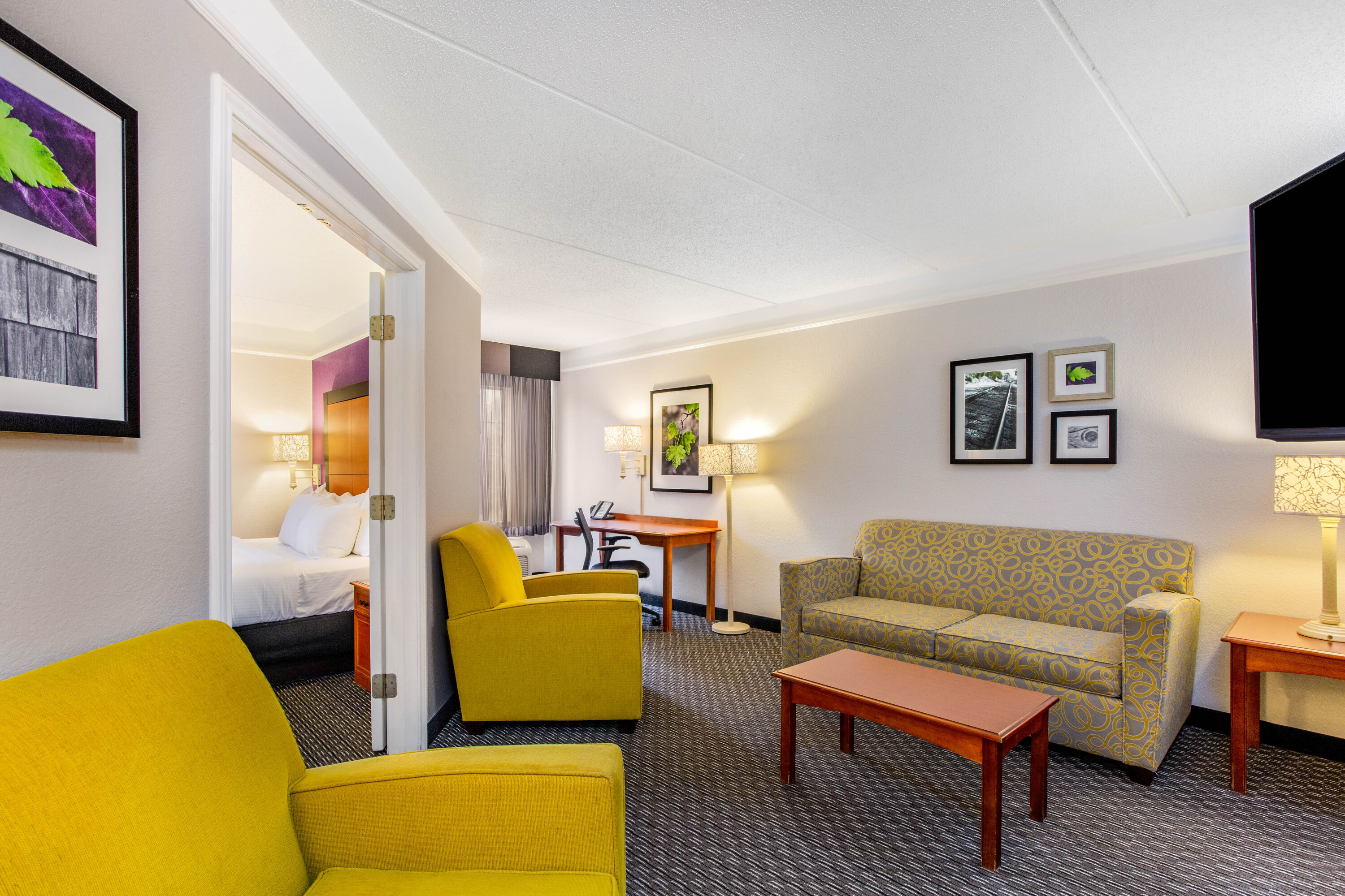 La Quinta Inn &amp; Suites by Wyndham Raleigh Durham Airport | Morrisville ...