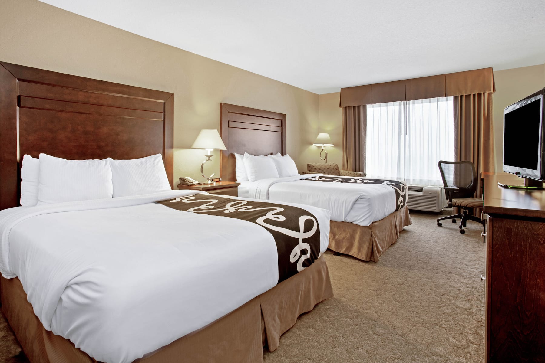 La Quinta Inn & Suites by Wyndham Bismarck | Bismarck, ND Hotels