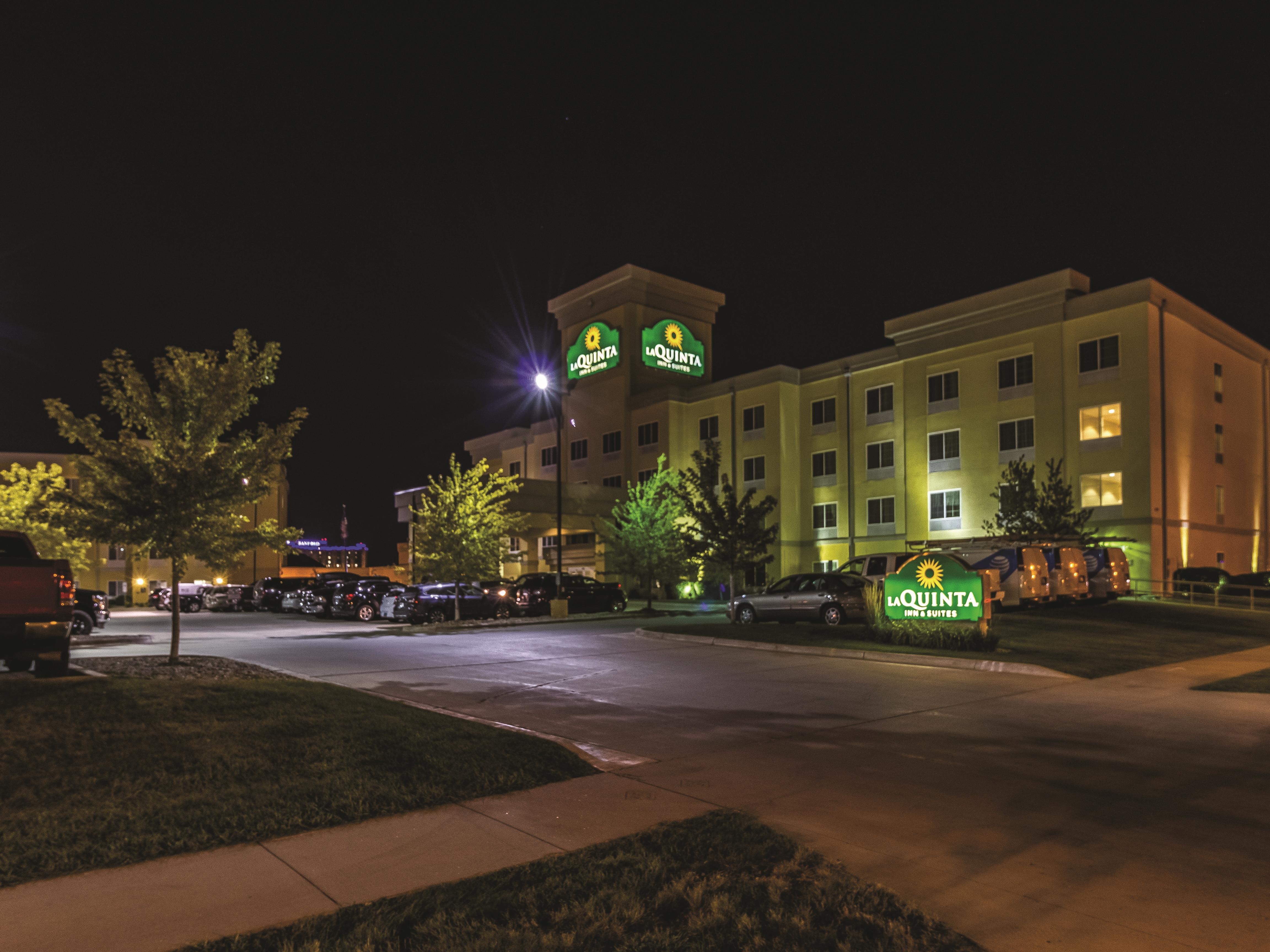 Exterior of La Quinta Inn & Suites by Wyndham Fargo-Medical Center hotel in Fargo, North Dakota