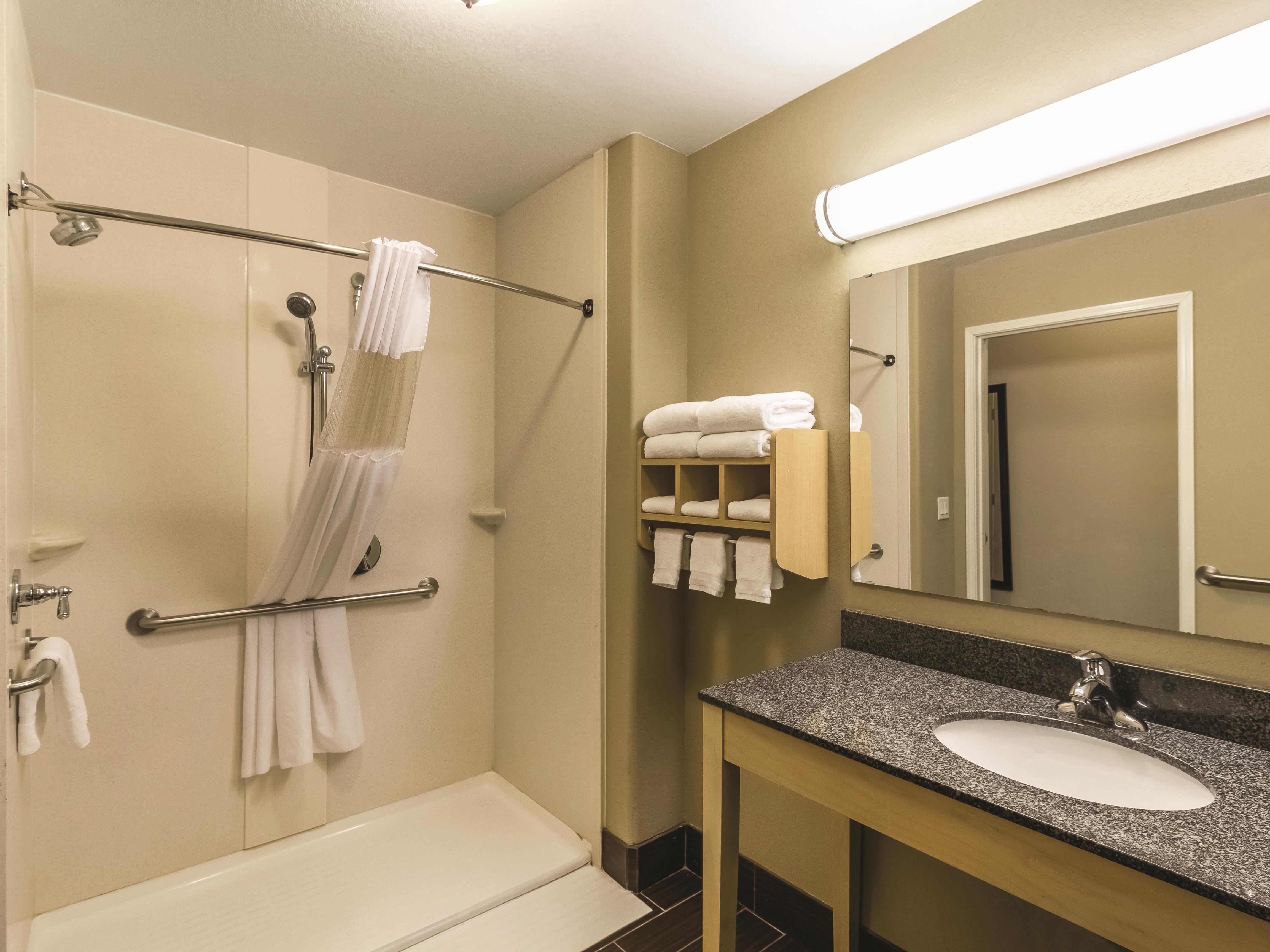 Guest room bath at the La Quinta Inn & Suites by Wyndham Fargo-Medical Center in Fargo, North Dakota