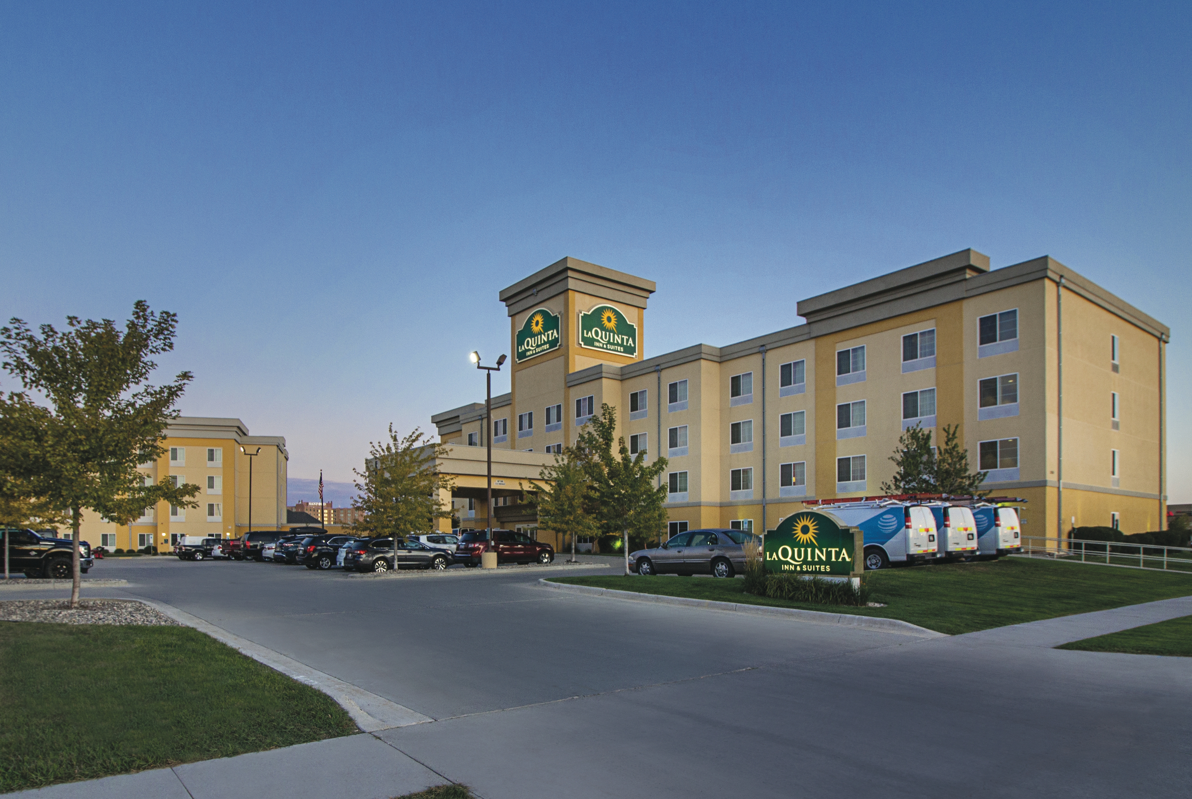 Exterior of La Quinta Inn & Suites by Wyndham Fargo-Medical Center hotel in Fargo, North Dakota
