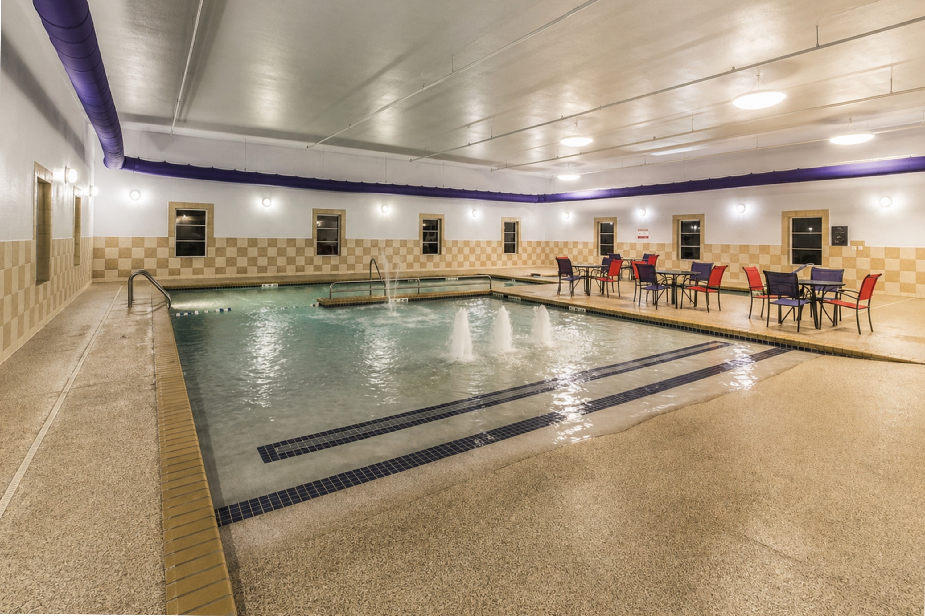 Pool at the La Quinta Inn & Suites by Wyndham Fargo-Medical Center in Fargo, North Dakota