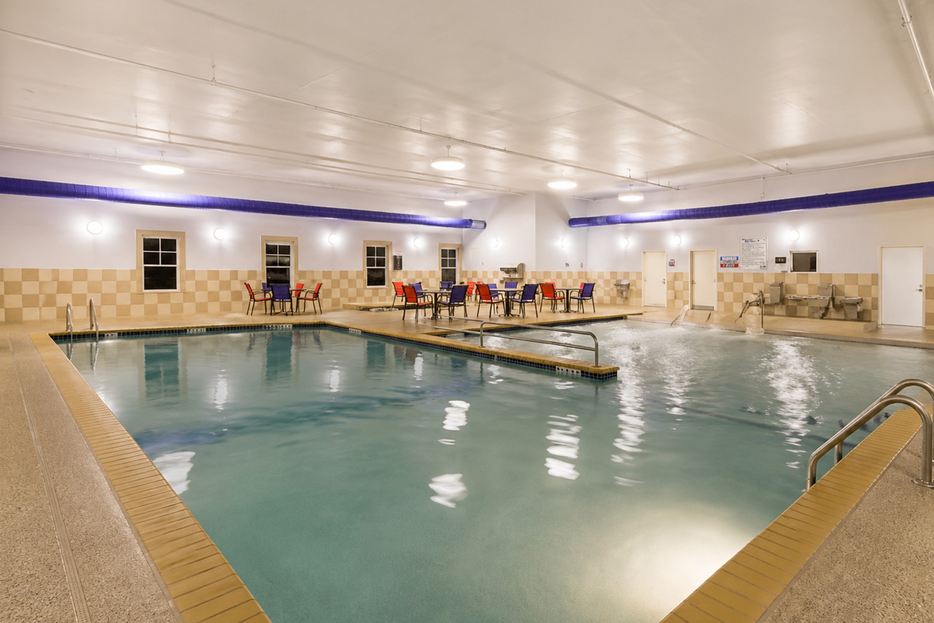 Pool at the La Quinta Inn & Suites by Wyndham Fargo-Medical Center in Fargo, North Dakota