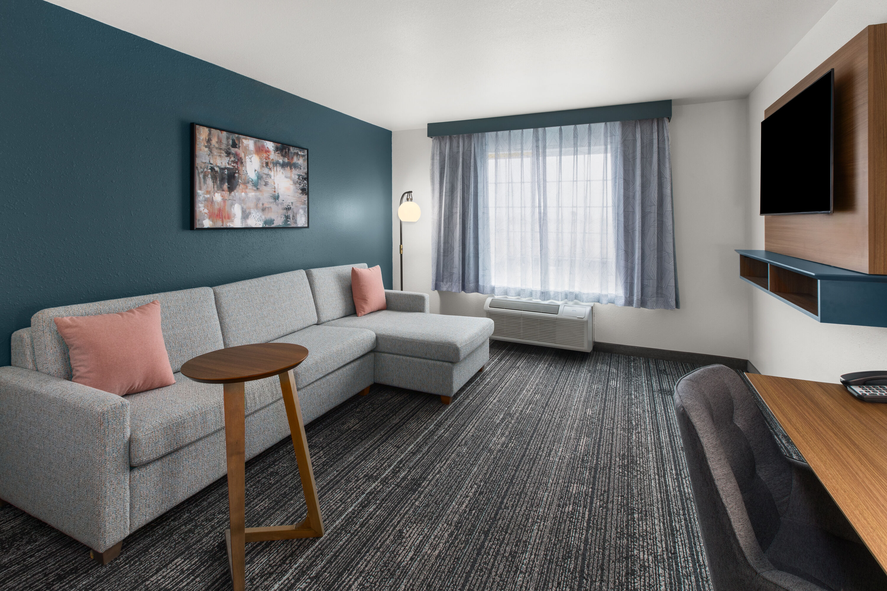 La Quinta Inn & Suites by Wyndham Minot suite in Minot, North Dakota