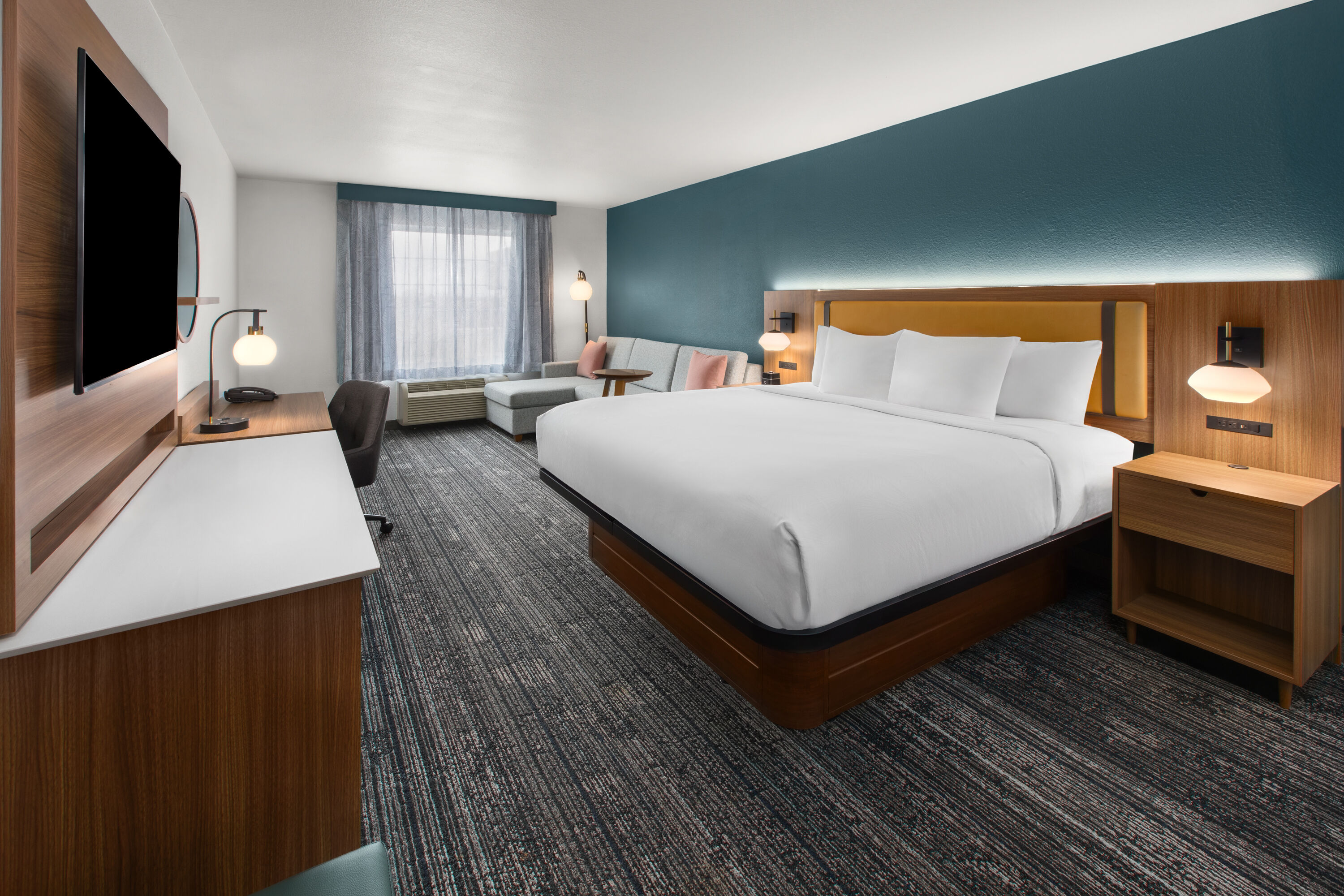 La Quinta Inn & Suites by Wyndham Minot suite in Minot, North Dakota