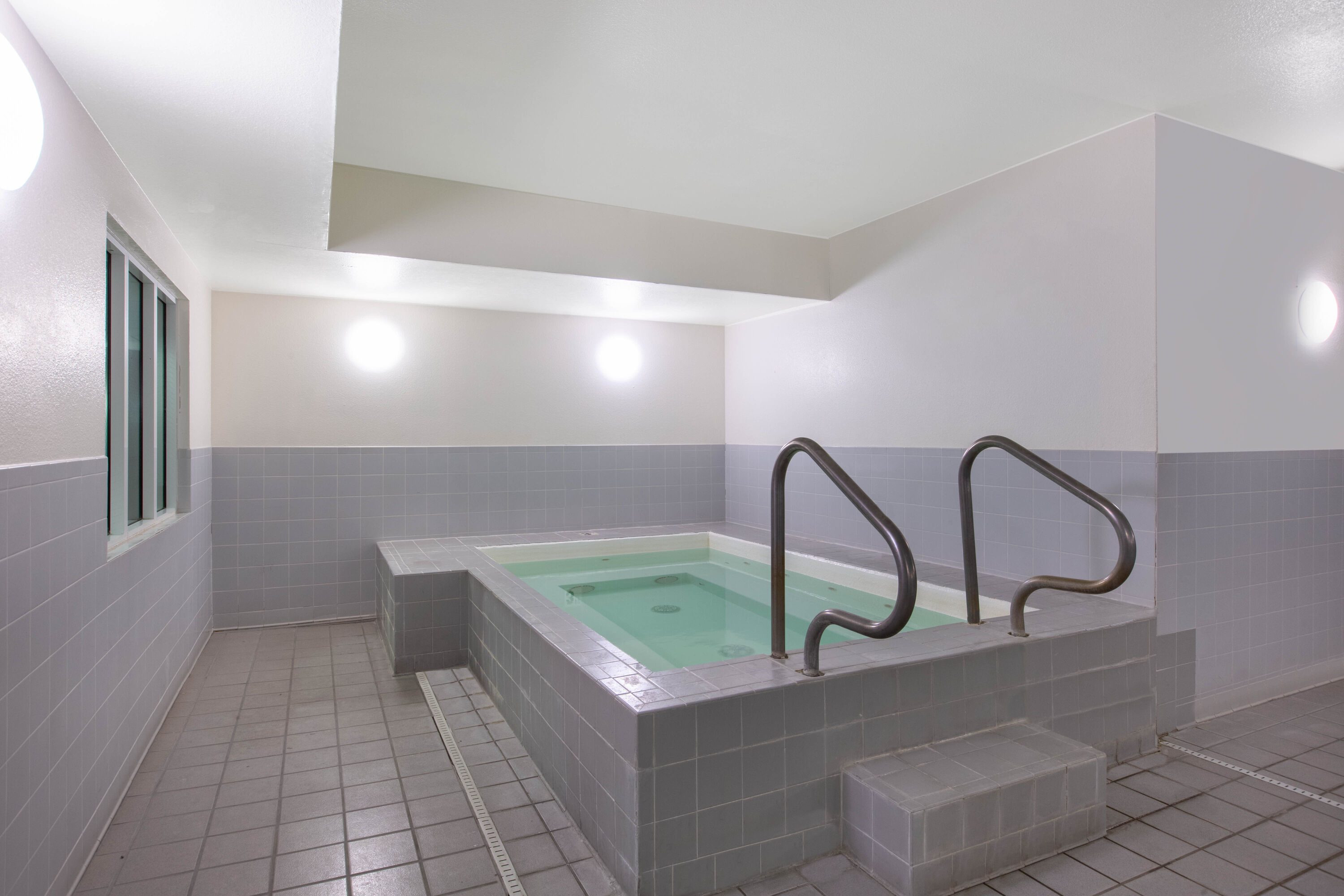 Hot tub at the La Quinta Inn by Wyndham Lincoln in Lincoln, Nebraska