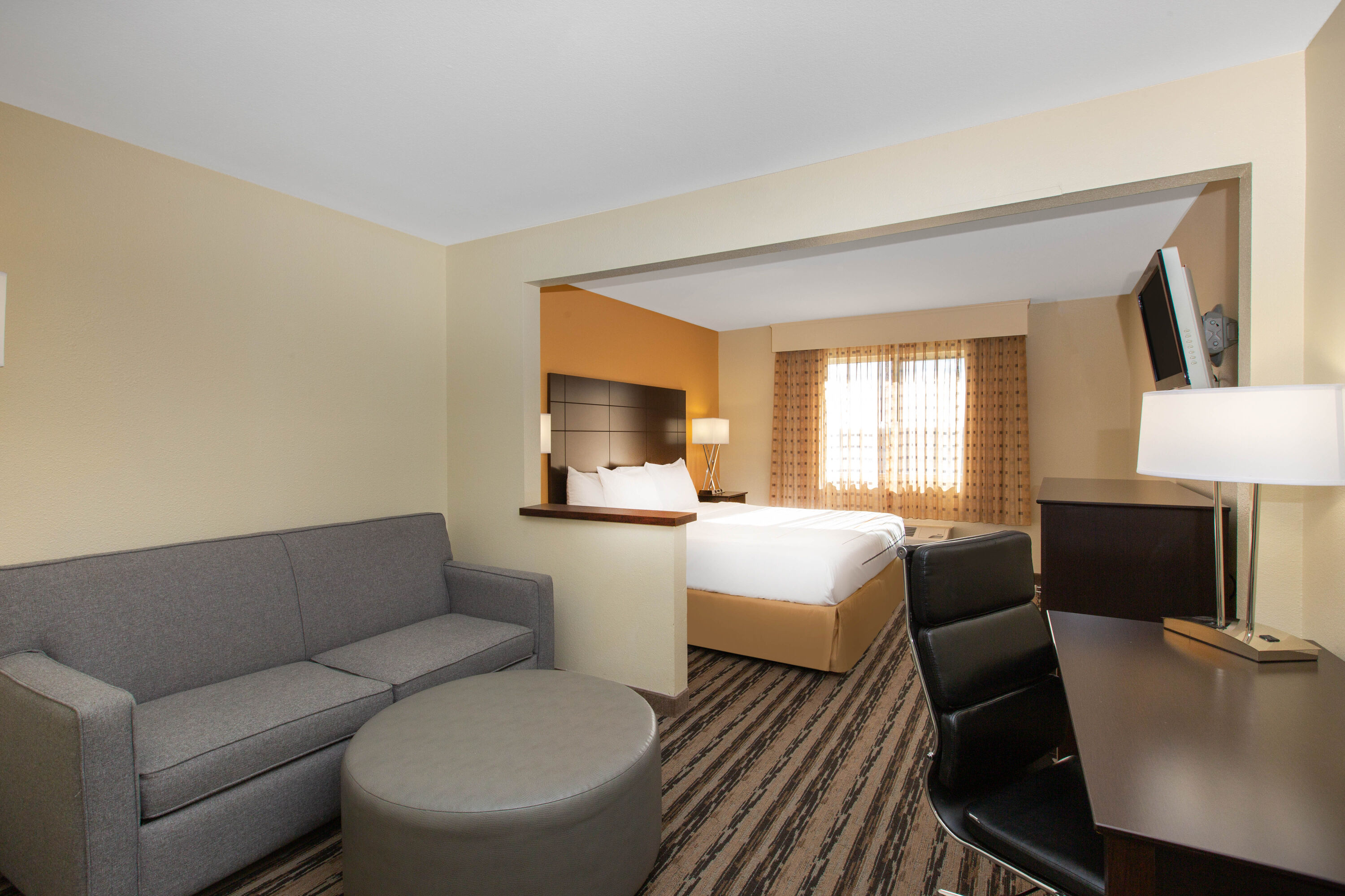 La Quinta Inn by Wyndham Lincoln suite in Lincoln, Nebraska