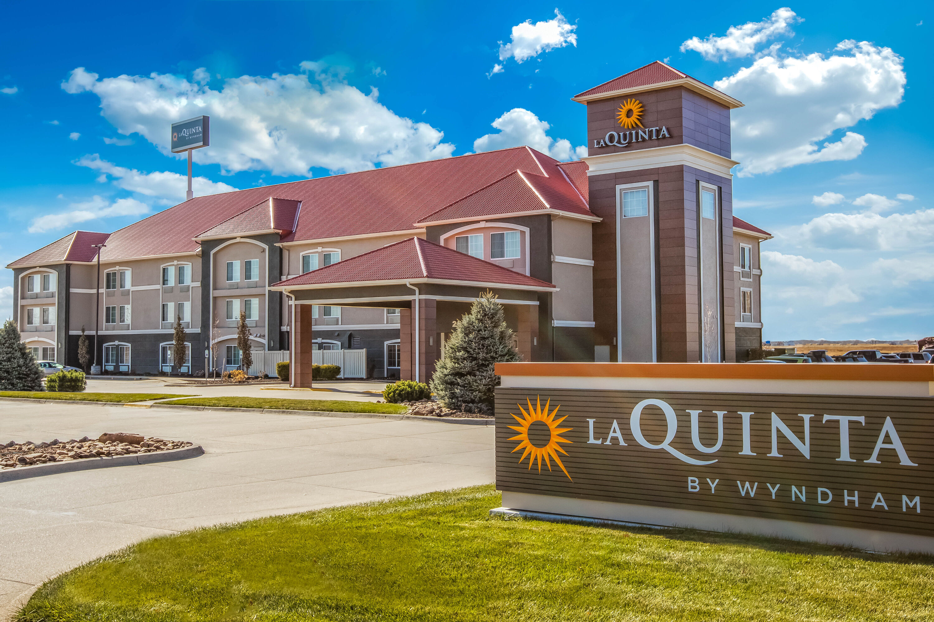 Exterior Day Image of La Quinta Inn & Suites by Wyndham North Platte hotel in North Platte, Nebraska