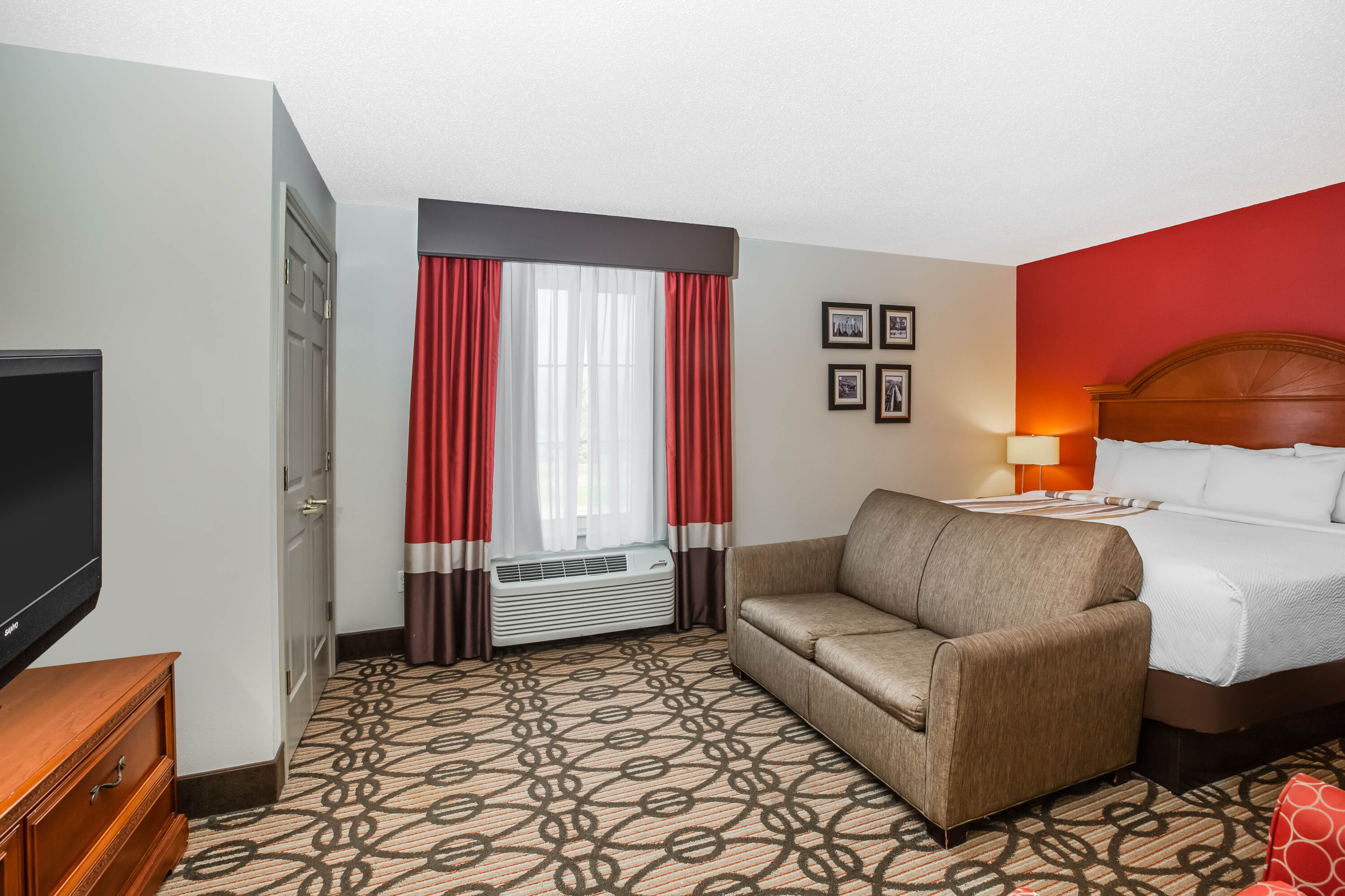 La Quinta Inn & Suites by Wyndham North Platte suite in North Platte, Nebraska