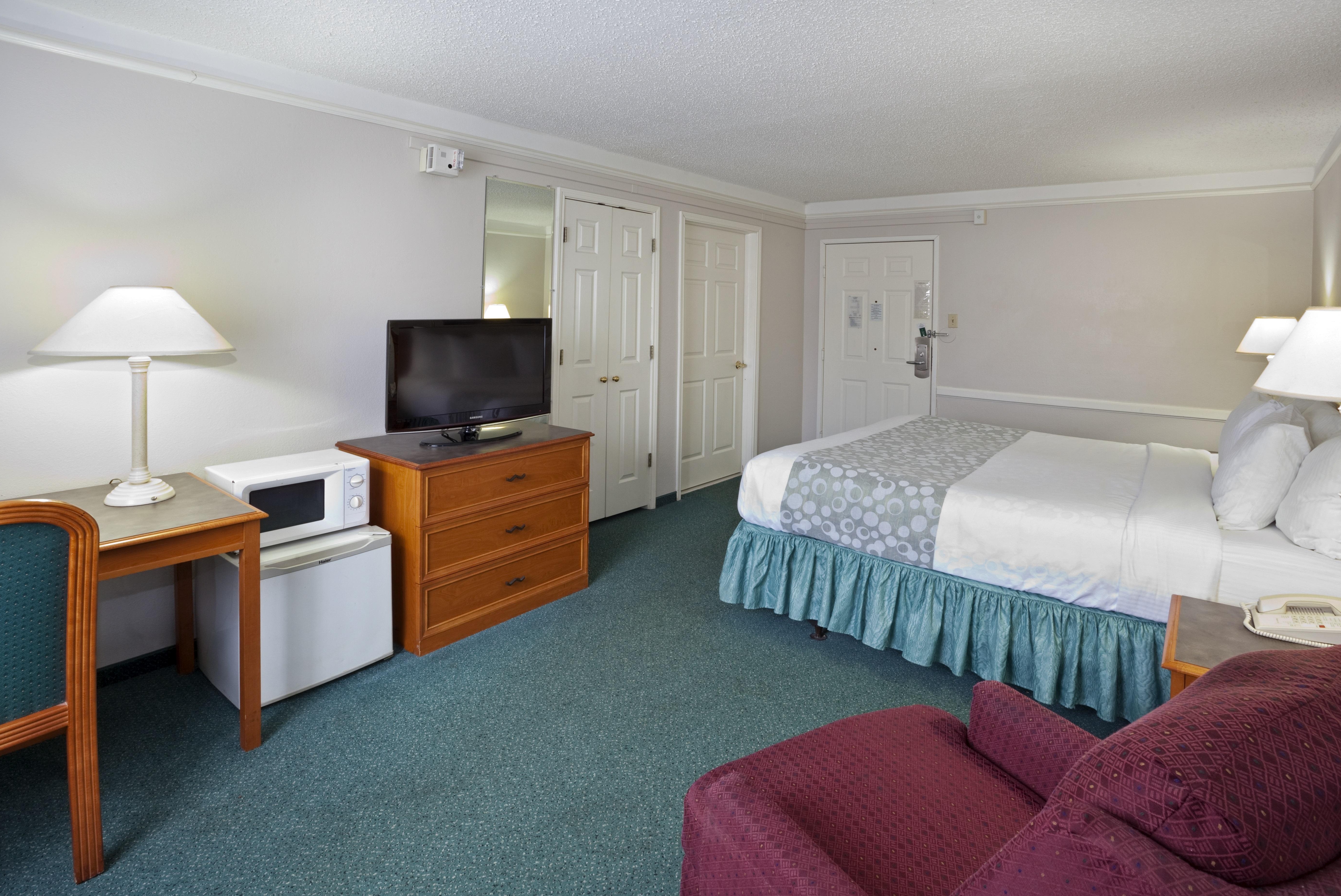 Guest room at the La Quinta Inn by Wyndham Omaha West in Omaha, Nebraska