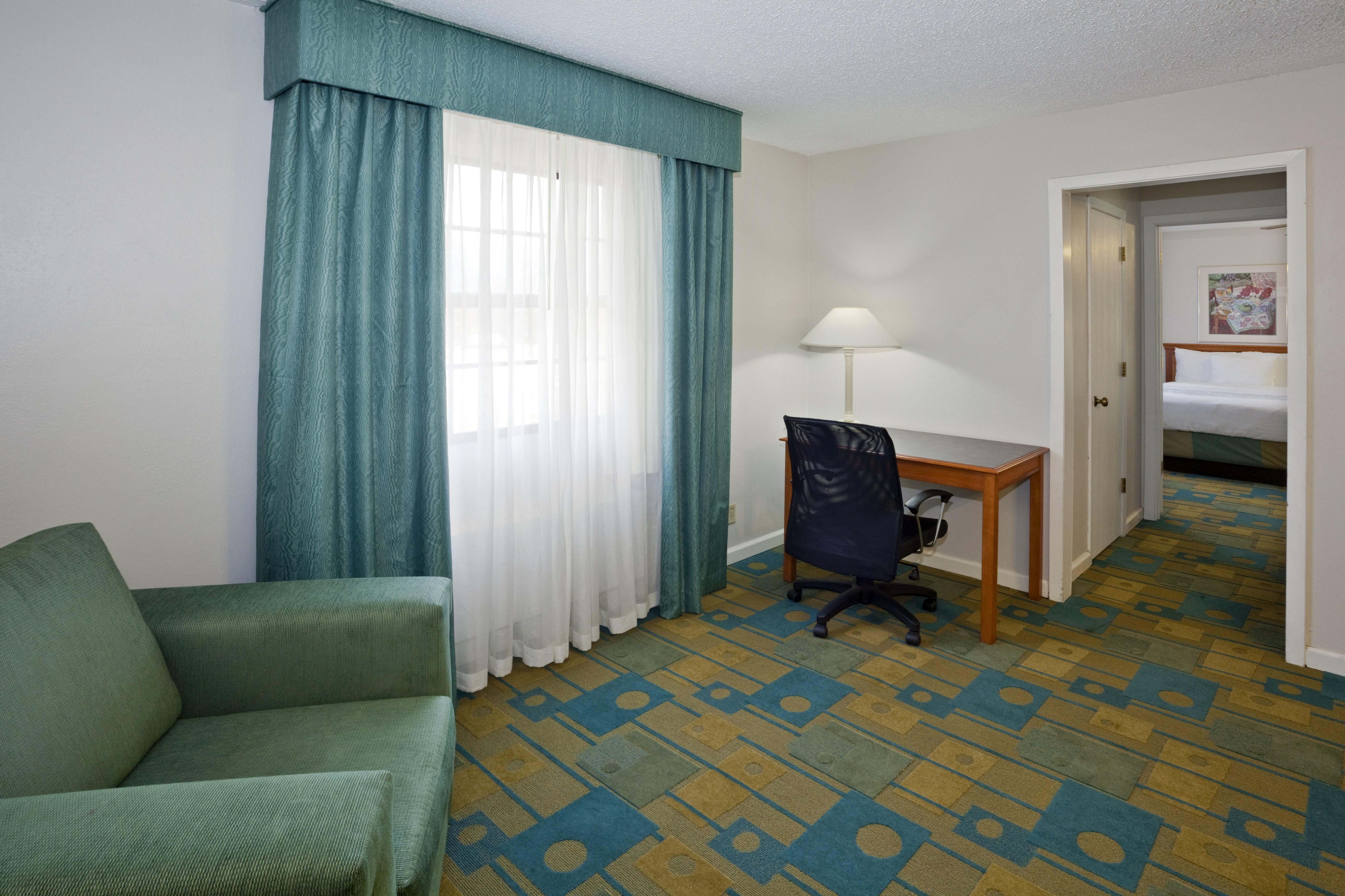 La Quinta Inn by Wyndham Omaha West suite in Omaha, Nebraska