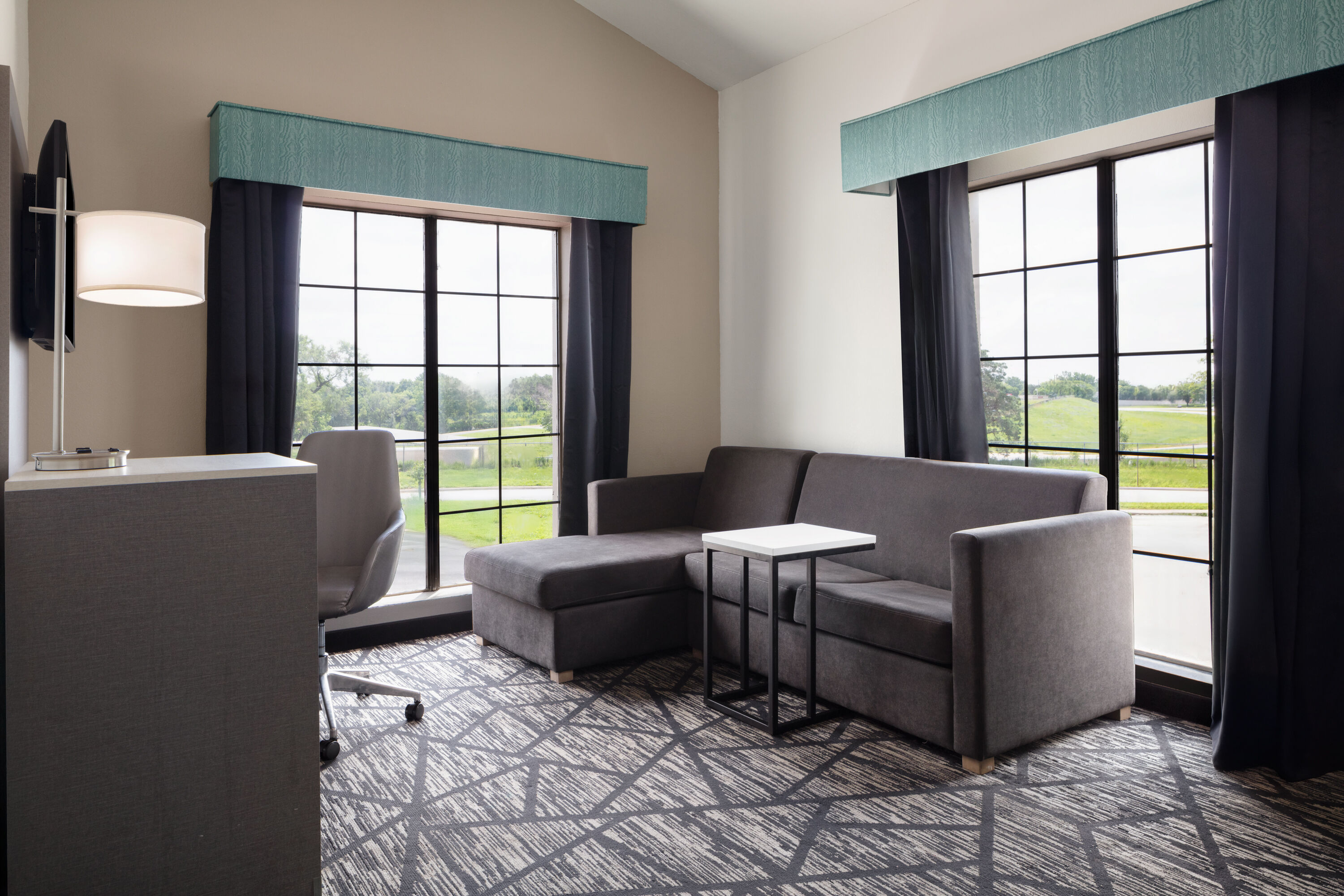 La Quinta Inn by Wyndham Omaha West suite in Omaha, Nebraska