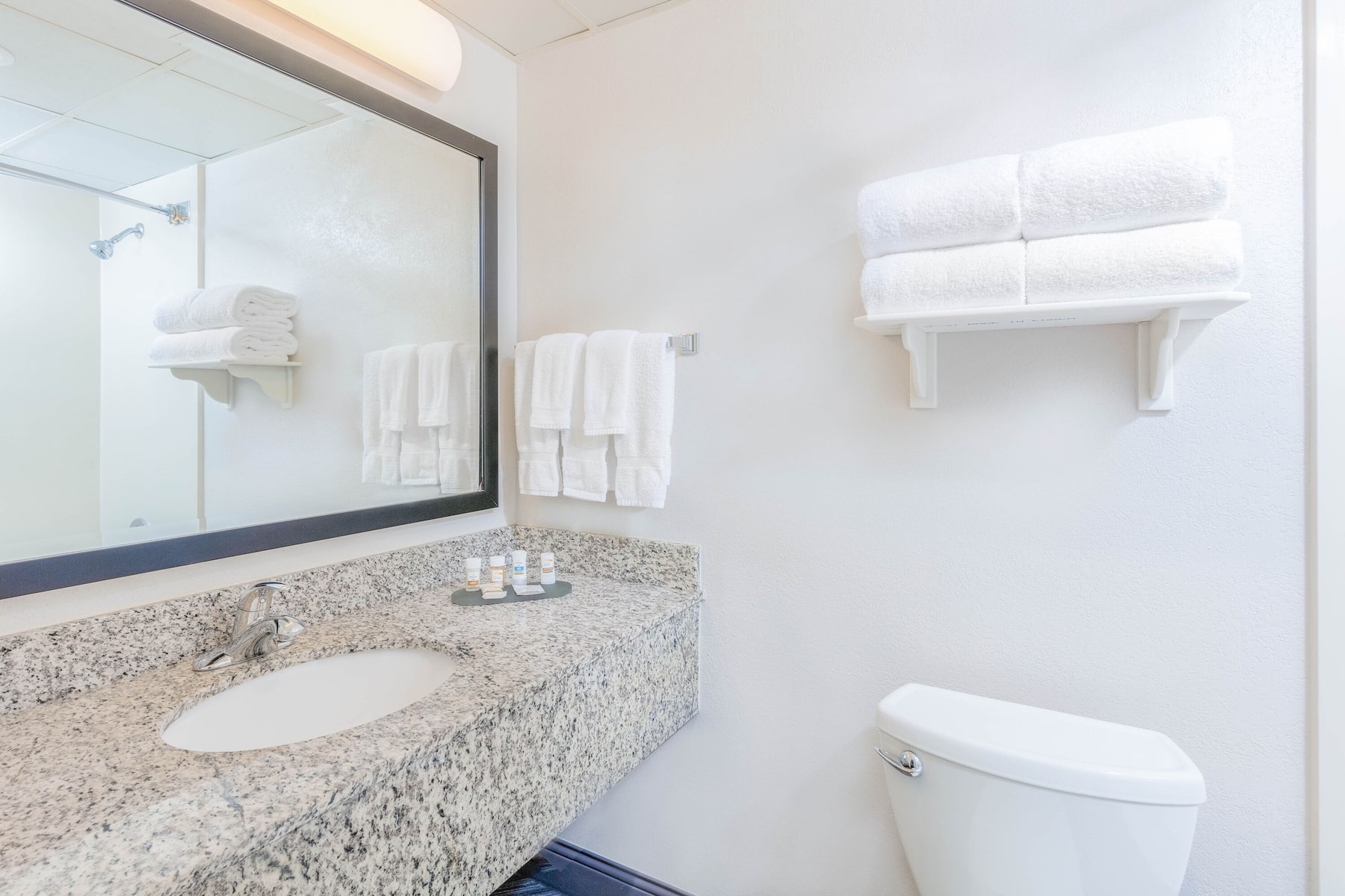 Guest room bath at the La Quinta Inn & Suites by Wyndham Clifton/Rutherford in Clifton, New Jersey