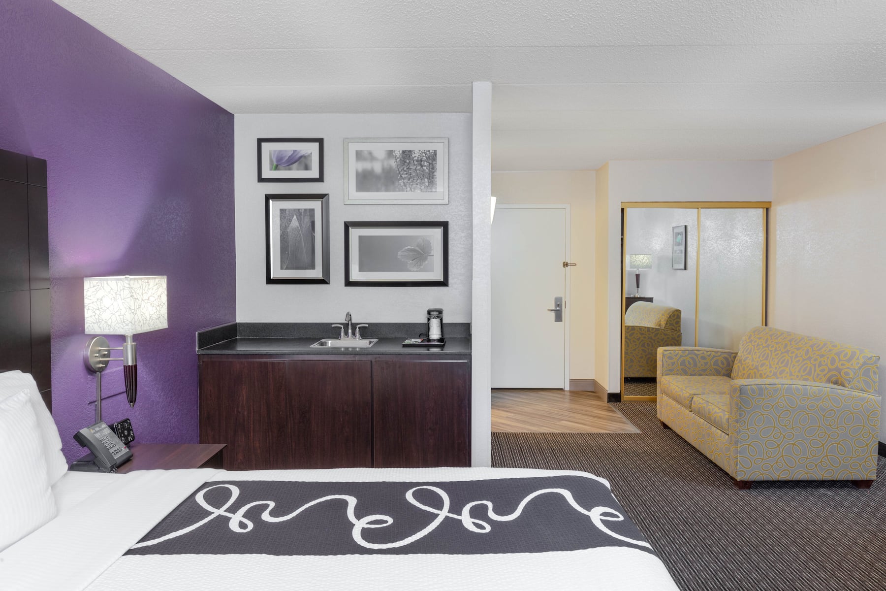 La Quinta Inn & Suites by Wyndham Clifton/Rutherford suite in Clifton, New Jersey