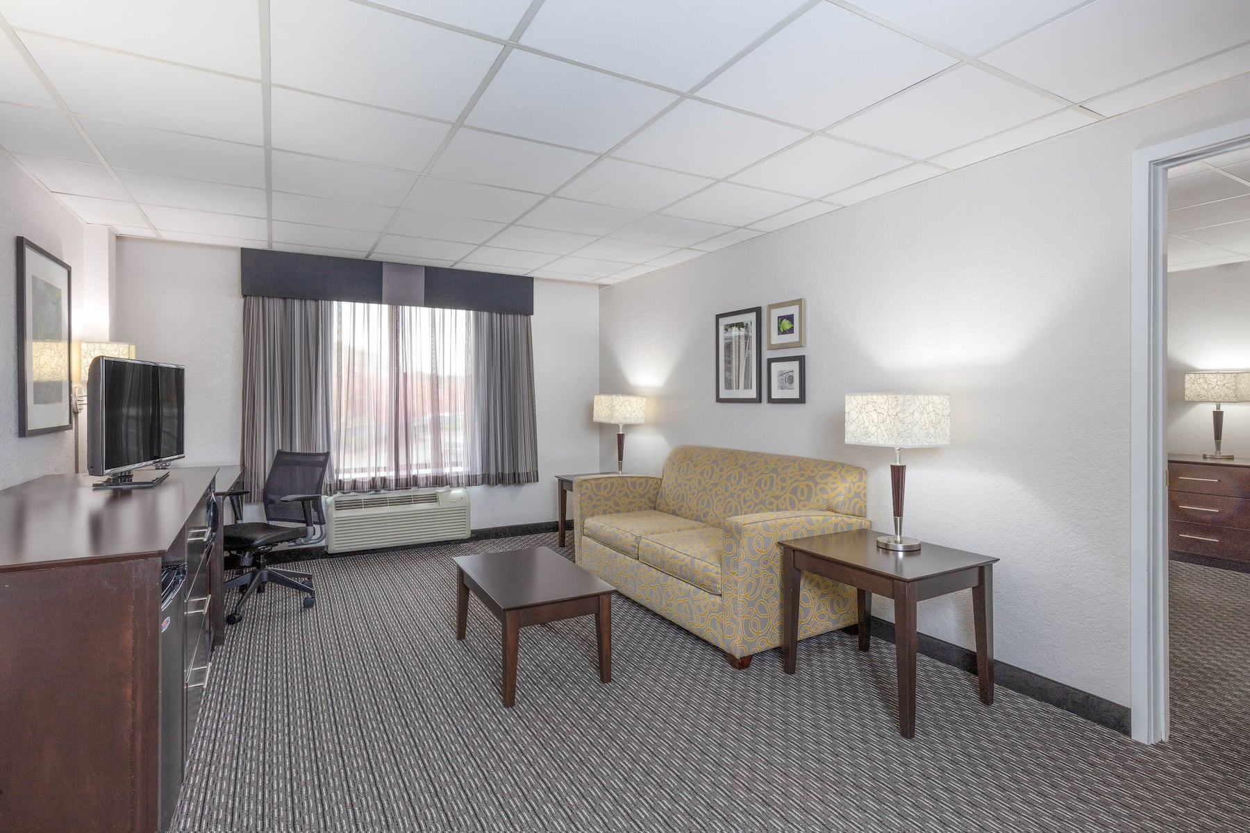 La Quinta Inn & Suites by Wyndham Clifton/Rutherford suite in Clifton, New Jersey