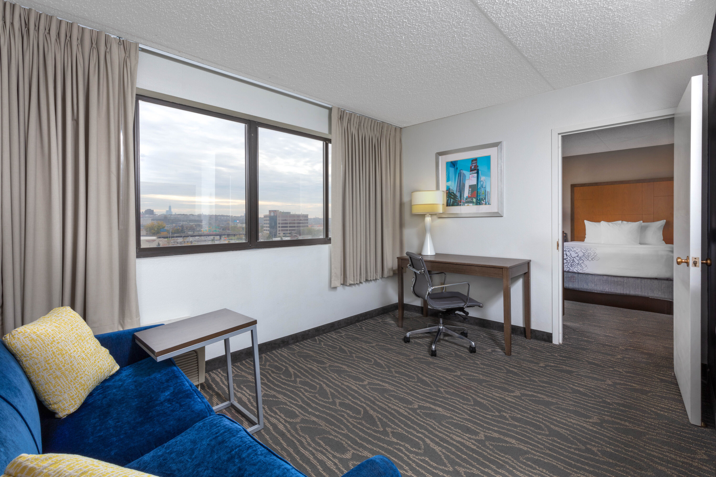 La Quinta Inn & Suites by Wyndham Secaucus Meadowlands suite in Secaucus, New Jersey