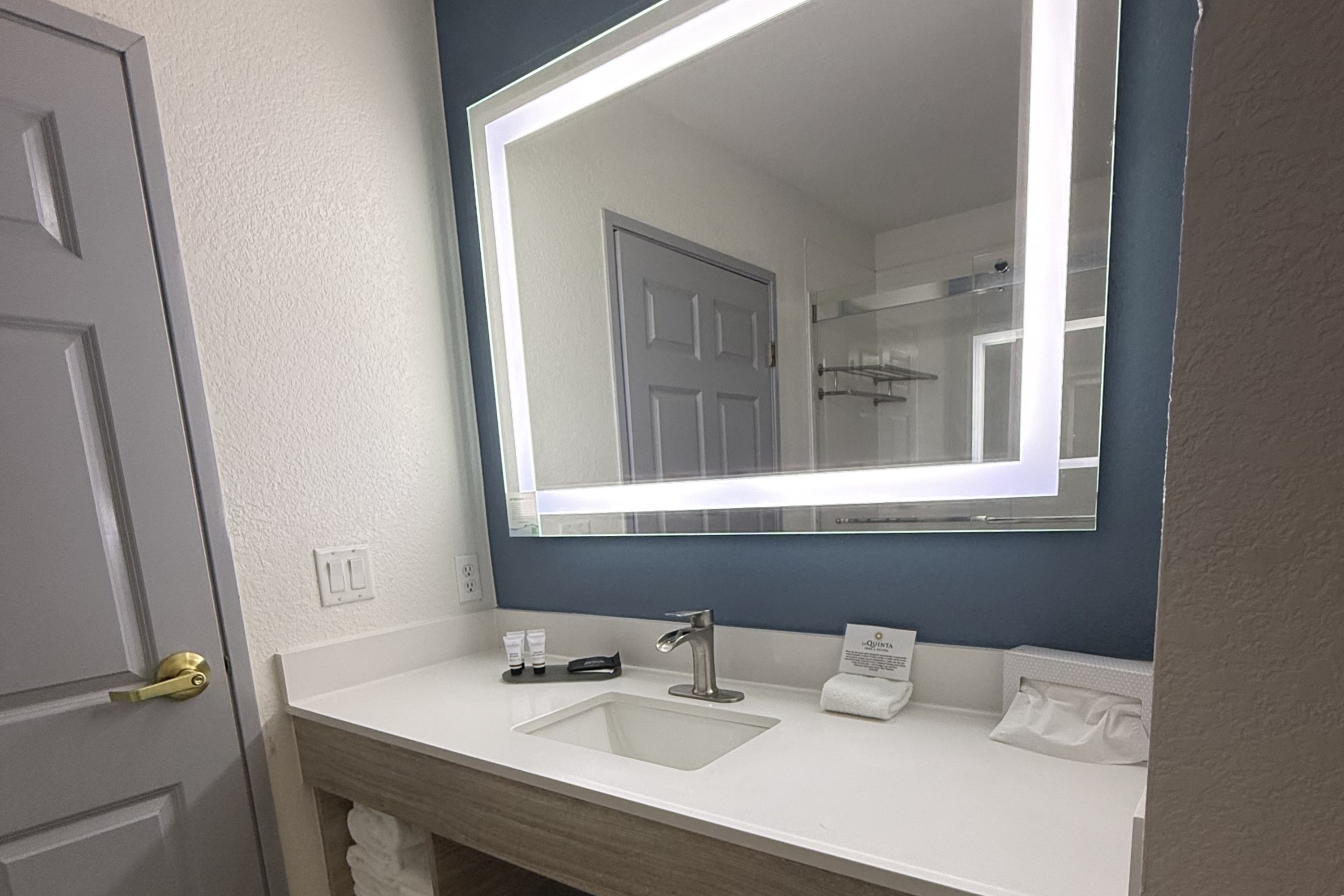 Guest room bath at the La Quinta Inn & Suites by Wyndham Albuquerque Midtown in Albuquerque, New Mexico
