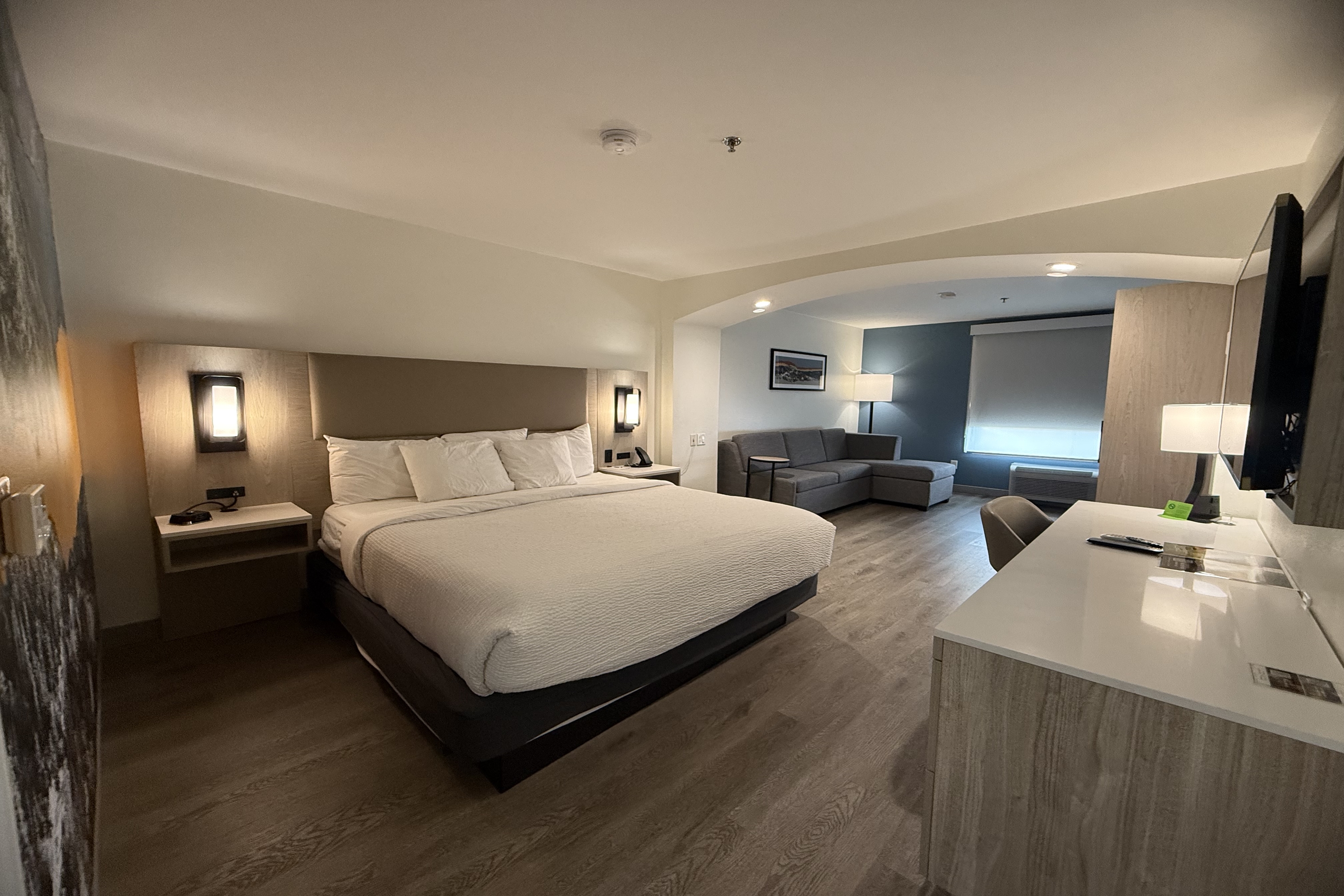 Guest room at the La Quinta Inn & Suites by Wyndham Albuquerque Midtown in Albuquerque, New Mexico