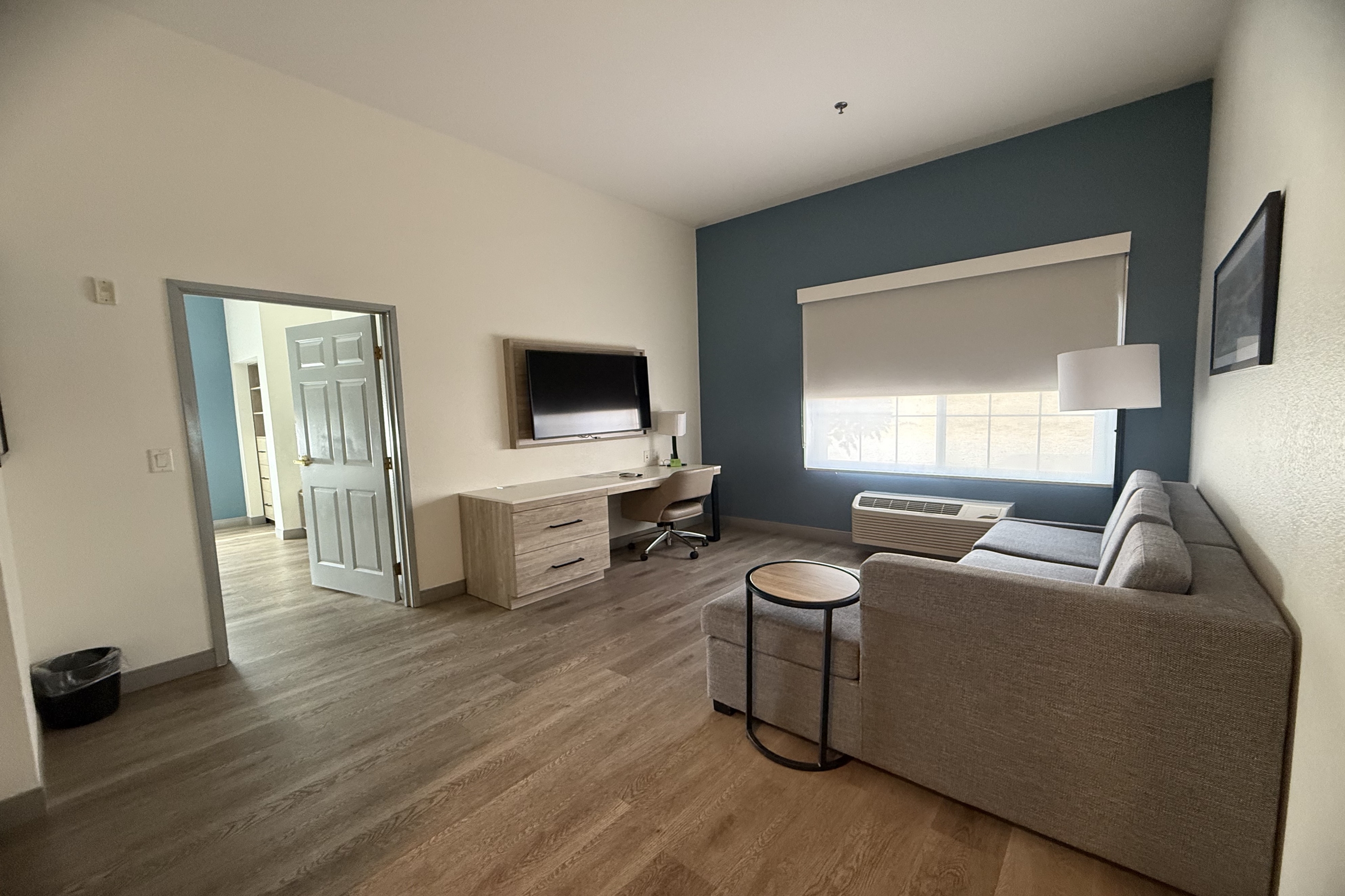 Guest room at the La Quinta Inn & Suites by Wyndham Albuquerque Midtown in Albuquerque, New Mexico