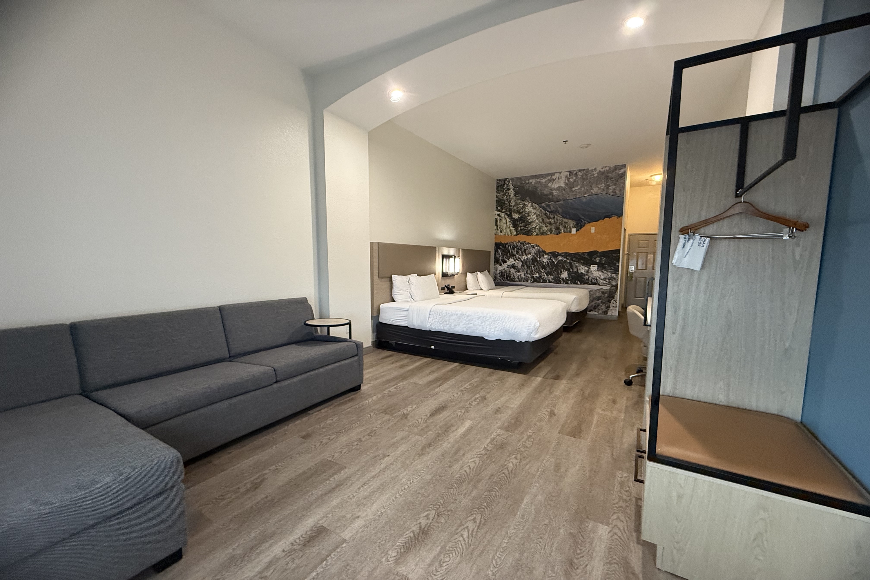 Guest room at the La Quinta Inn & Suites by Wyndham Albuquerque Midtown in Albuquerque, New Mexico