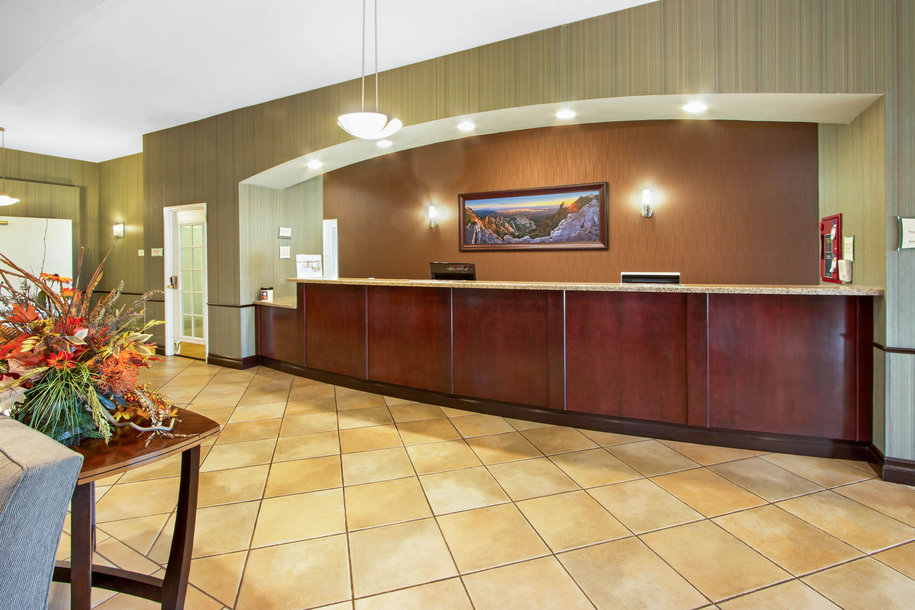La Quinta Inn & Suites by Wyndham Albuquerque Midtown | Albuquerque, NM Hotels