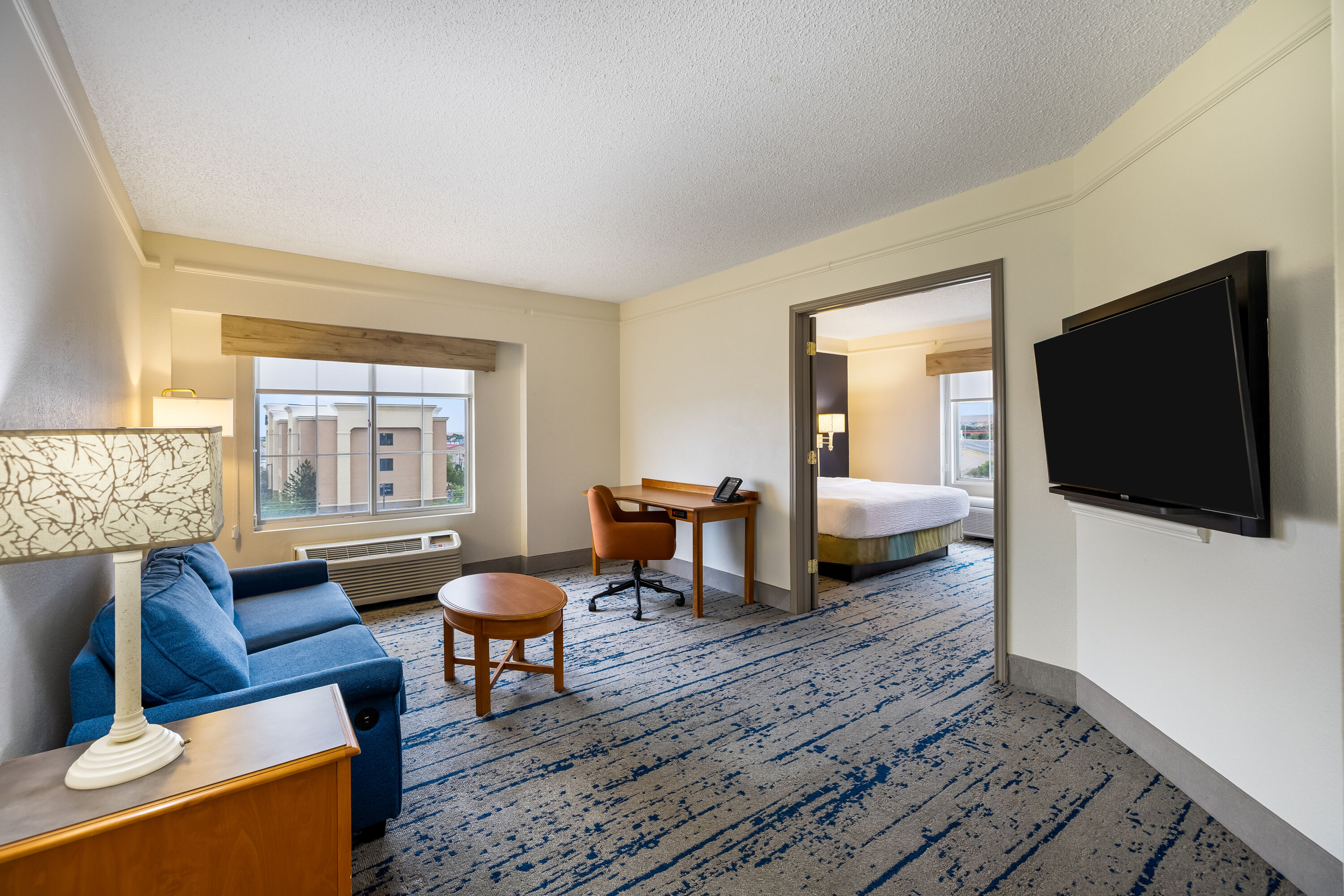 La Quinta Inn & Suites by Wyndham Albuquerque West suite in Albuquerque, New Mexico