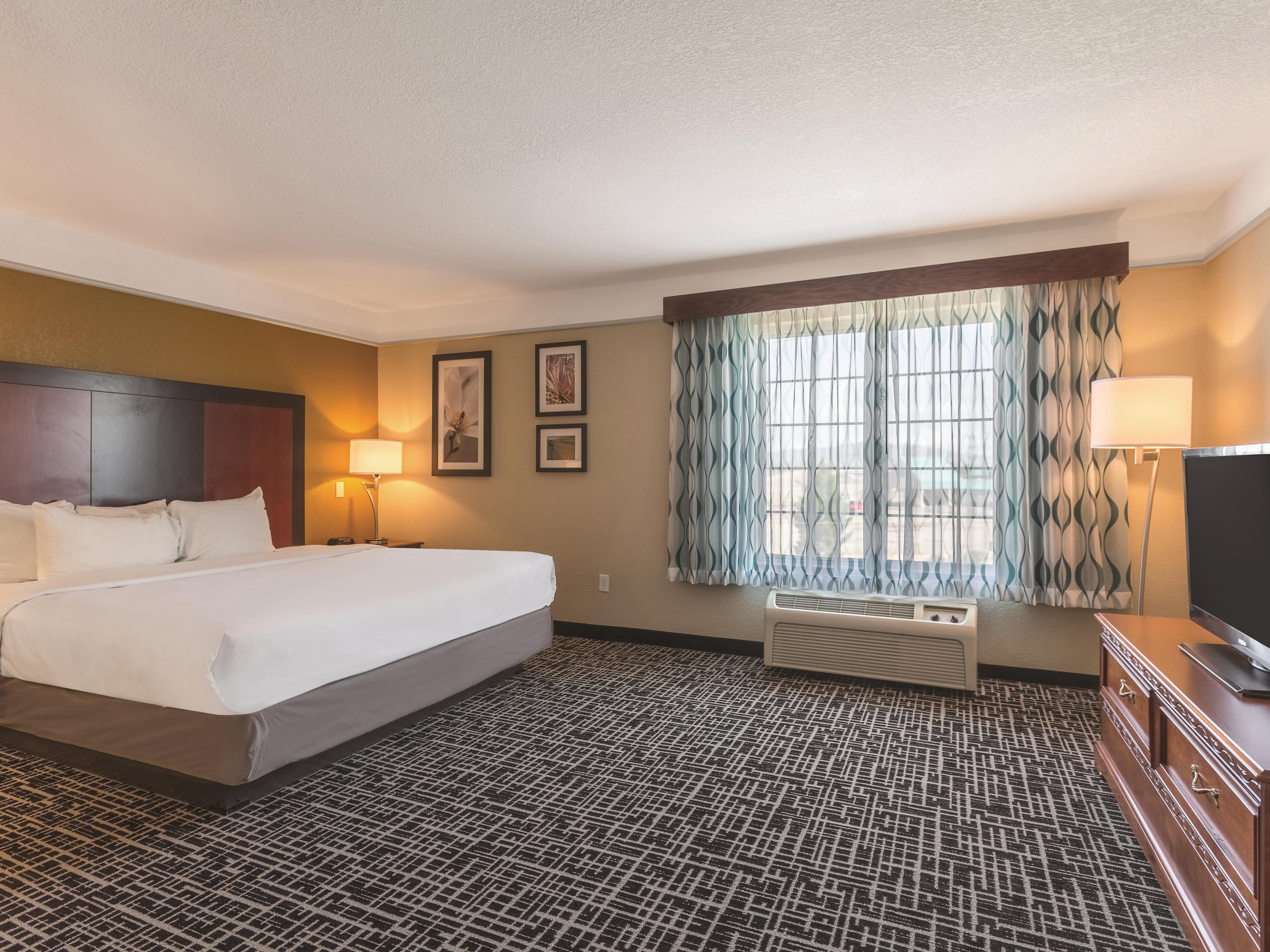 La Quinta Inn & Suites by Wyndham Deming suite in Deming, New Mexico