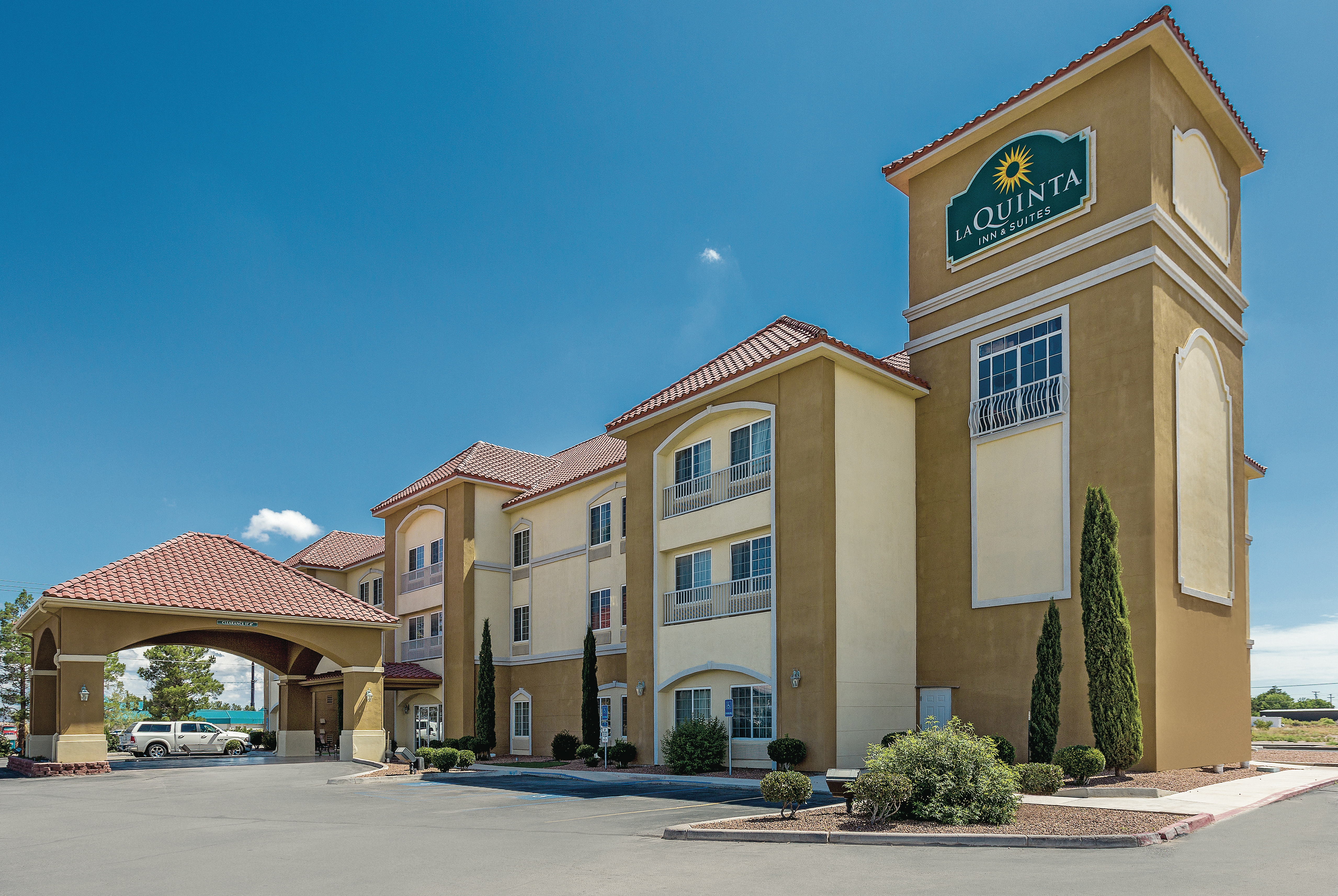Exterior of La Quinta Inn & Suites by Wyndham Deming hotel in Deming, New Mexico