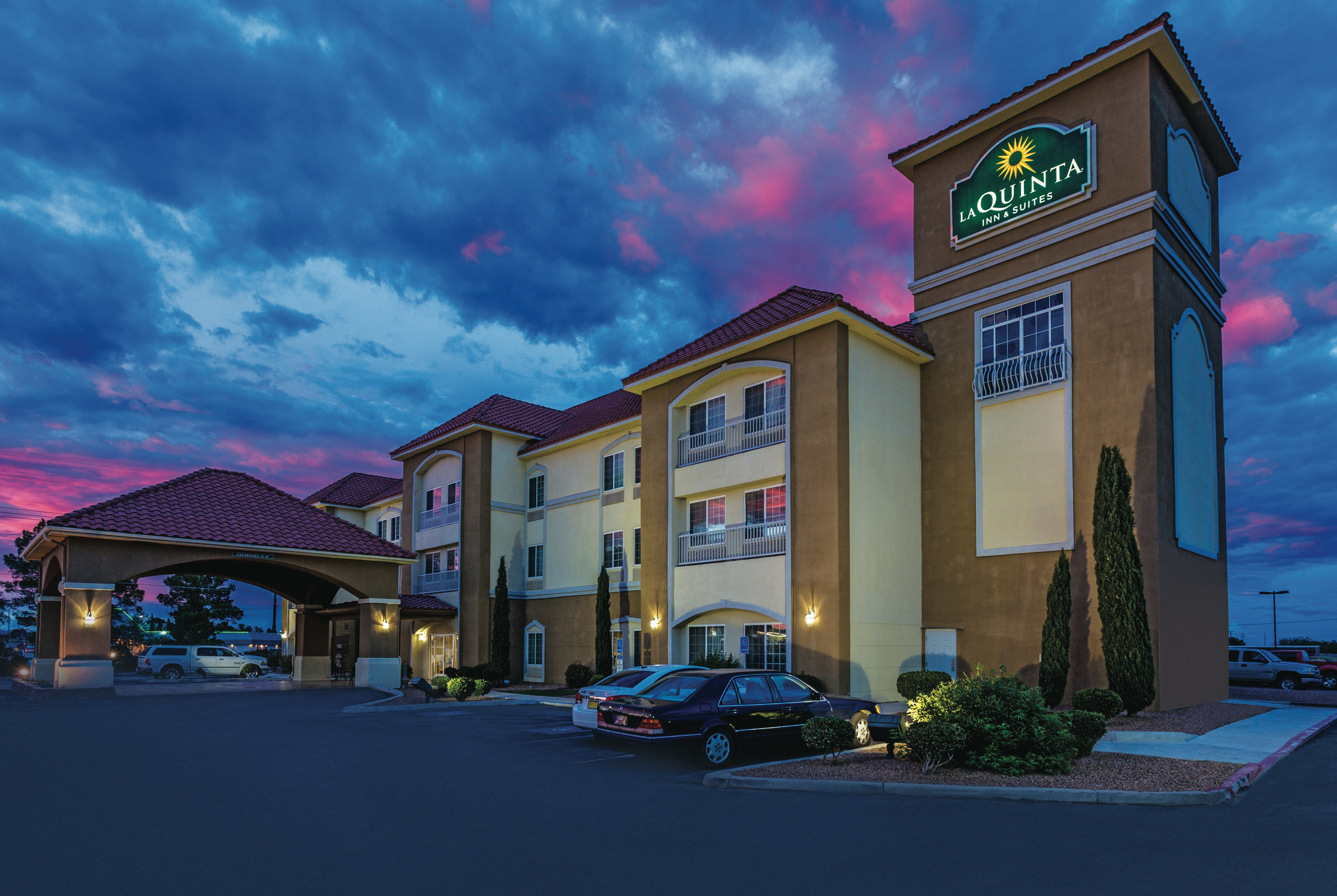 Exterior of La Quinta Inn & Suites by Wyndham Deming hotel in Deming, New Mexico