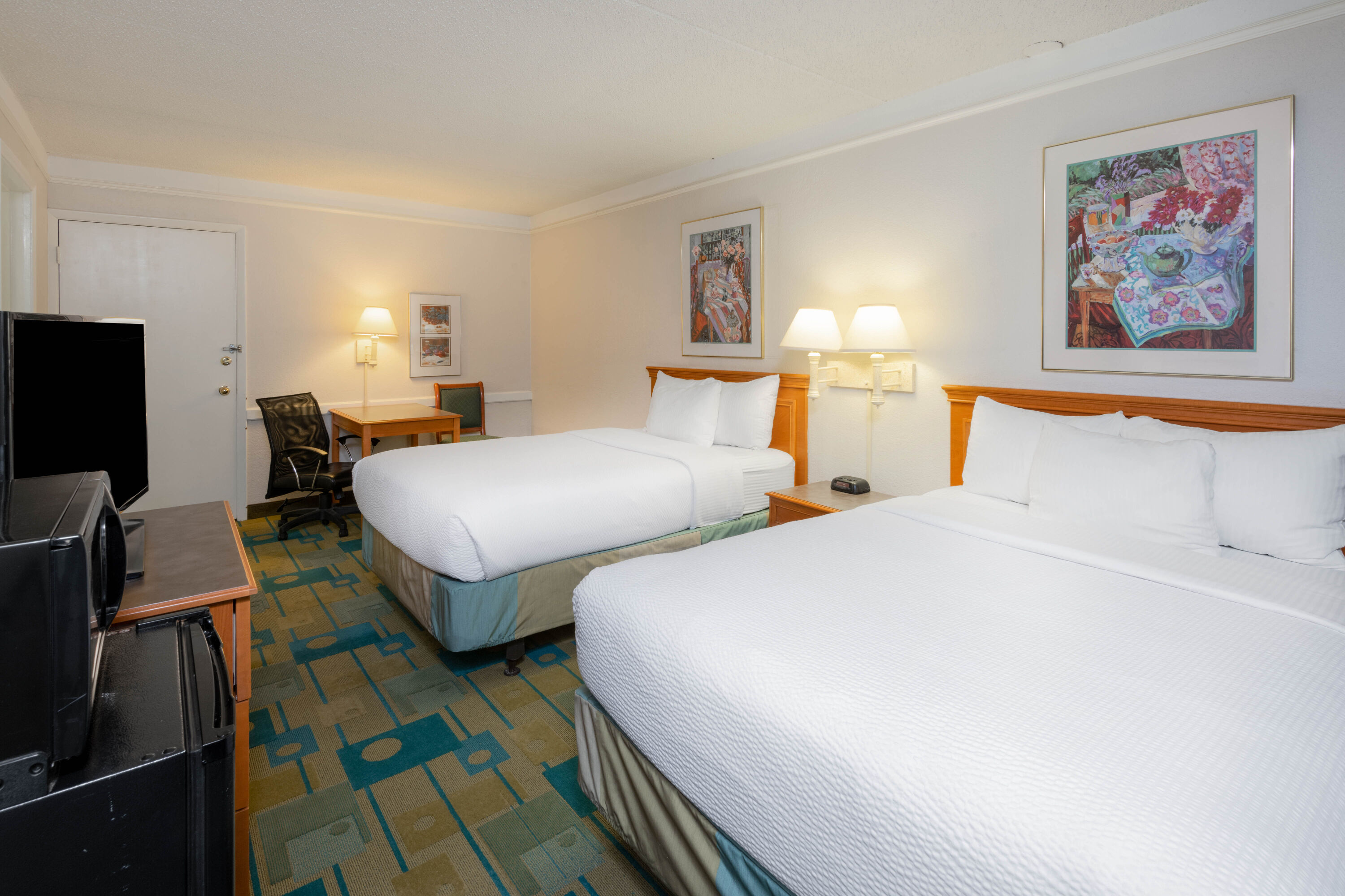 Guest room at the La Quinta Inn by Wyndham Farmington in Farmington, New Mexico