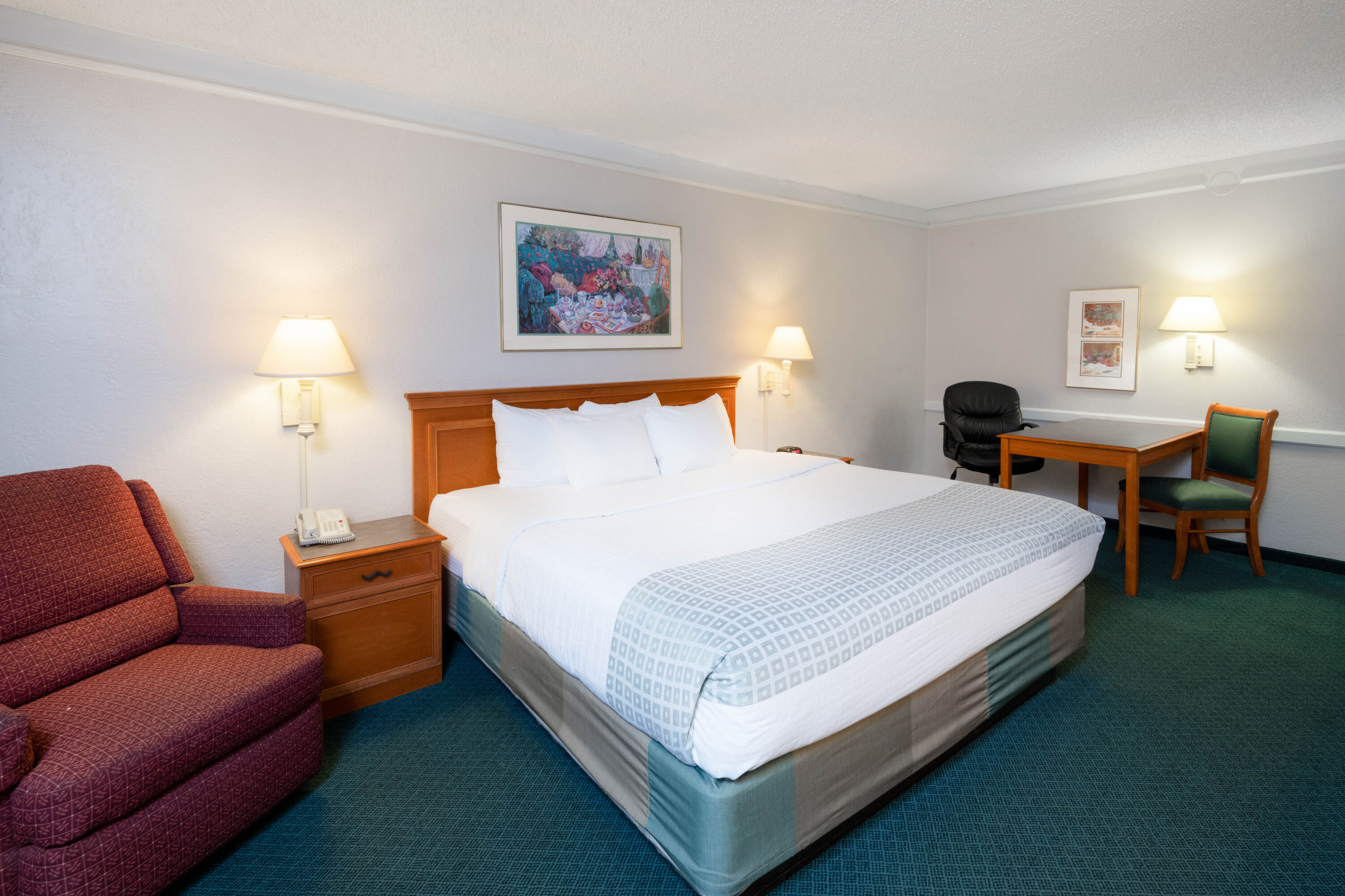 Guest room at the La Quinta Inn by Wyndham Farmington in Farmington, New Mexico