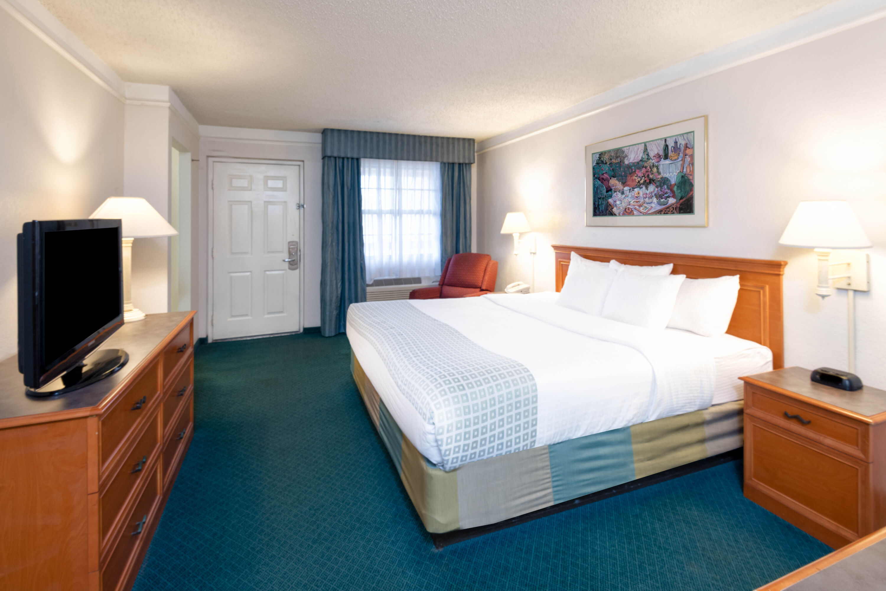 Guest room at the La Quinta Inn by Wyndham Farmington in Farmington, New Mexico
