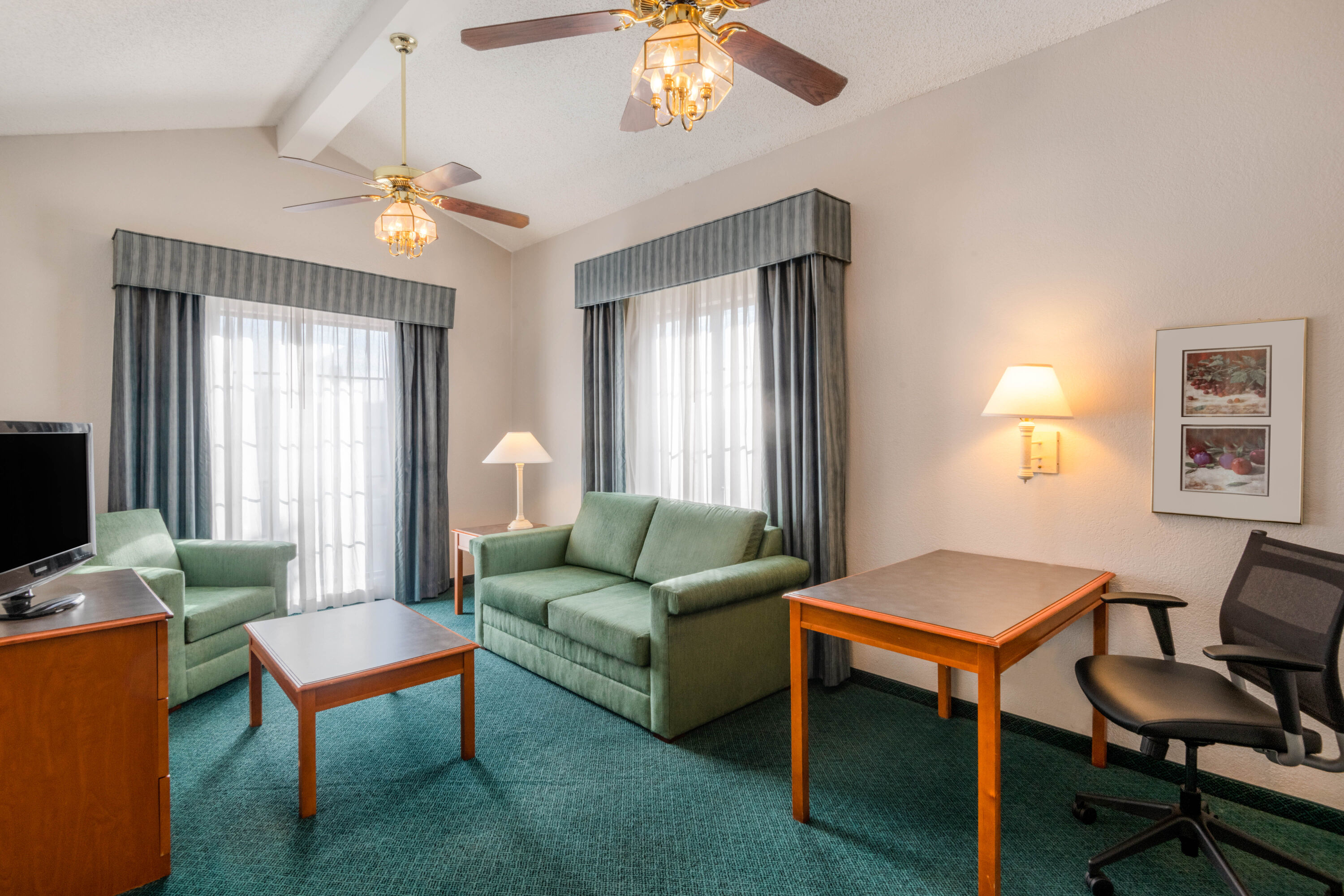 La Quinta Inn by Wyndham Farmington suite in Farmington, New Mexico