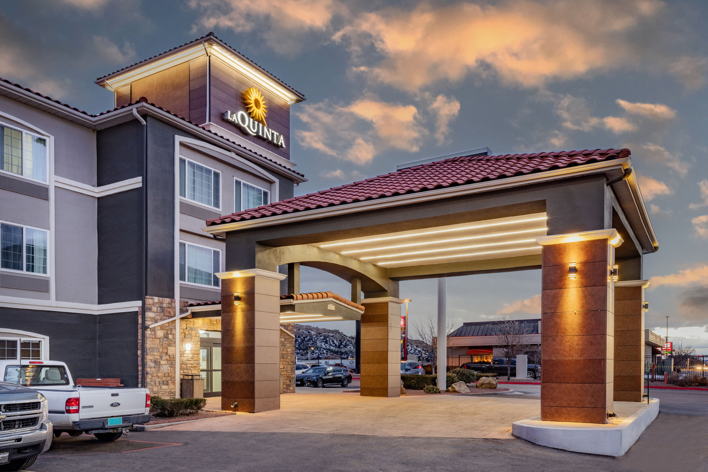 Exterior Dusk Image of La Quinta Inn & Suites by Wyndham Gallup hotel in Gallup, New Mexico