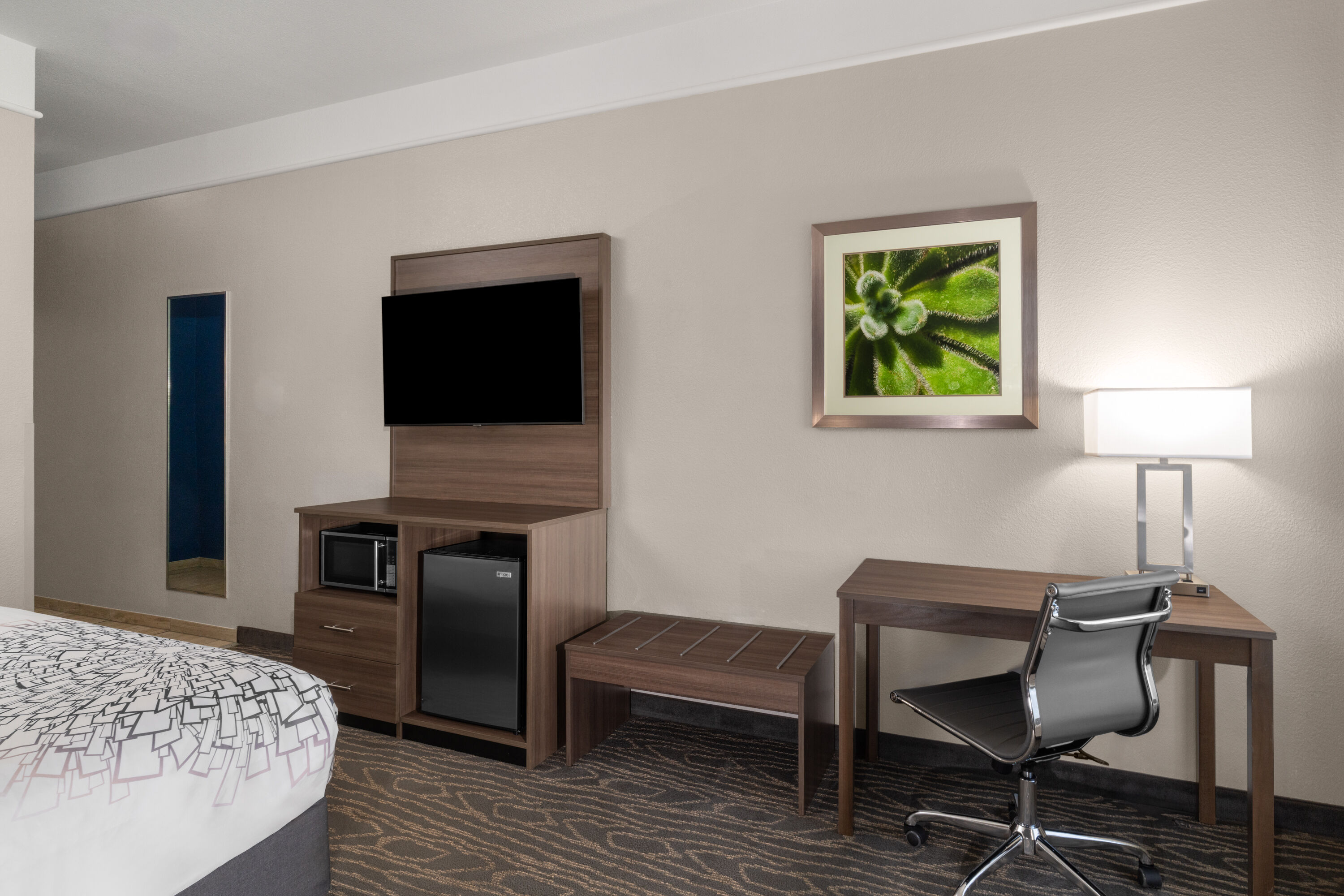 Guest room at the La Quinta Inn & Suites by Wyndham Gallup in Gallup, New Mexico