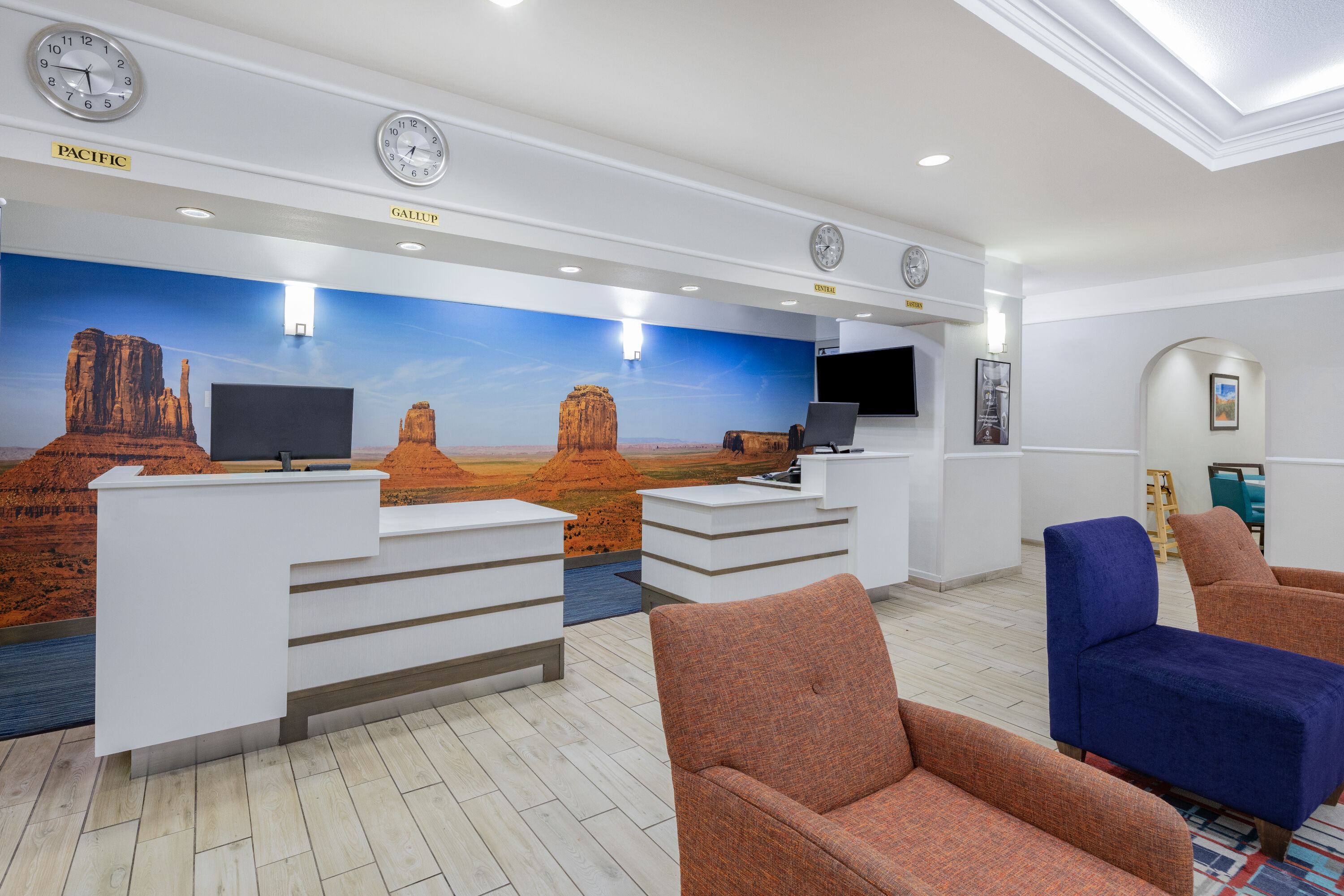La Quinta Inn & Suites by Wyndham Gallup reception in Gallup, New Mexico