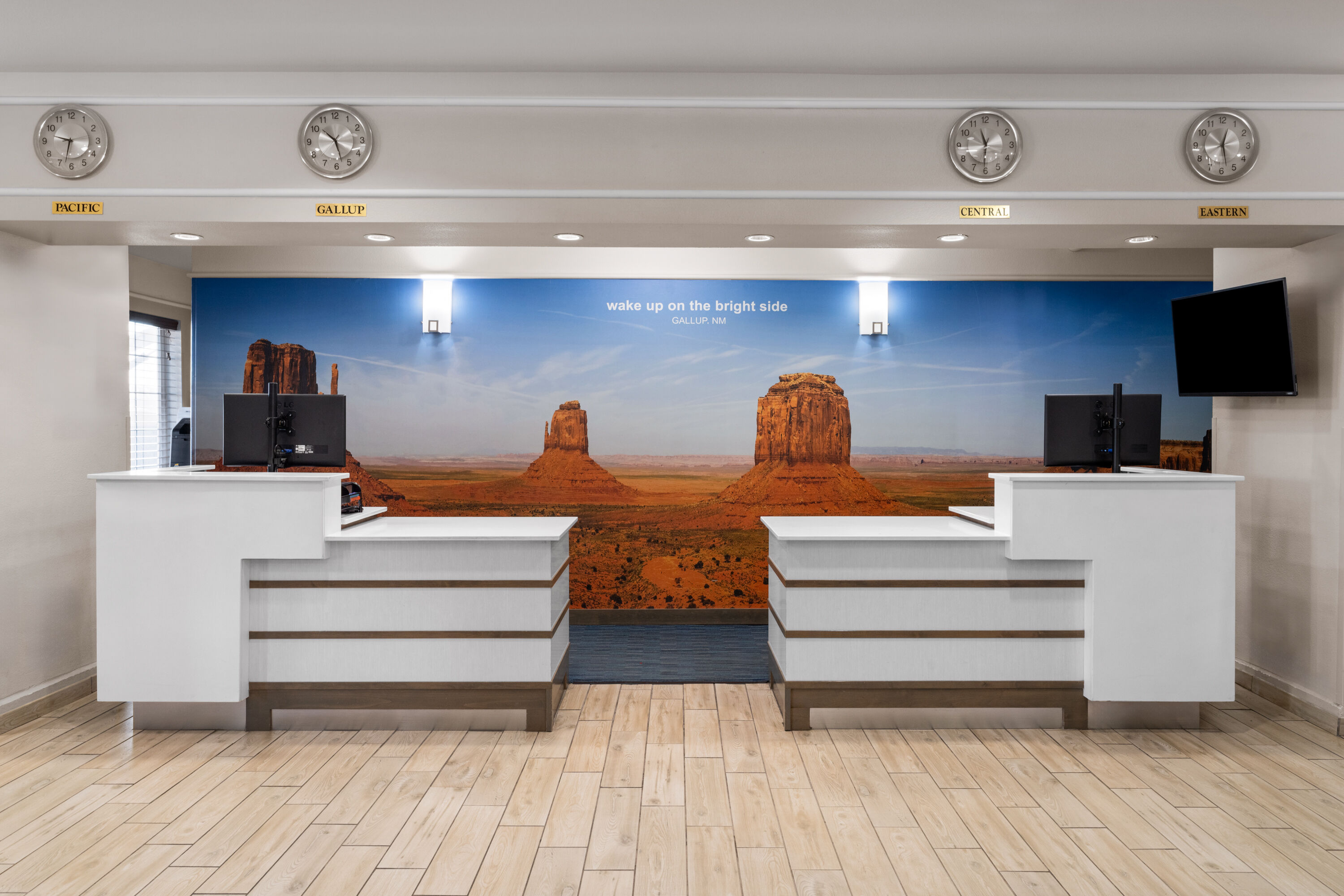 La Quinta Inn & Suites by Wyndham Gallup reception in Gallup, New Mexico