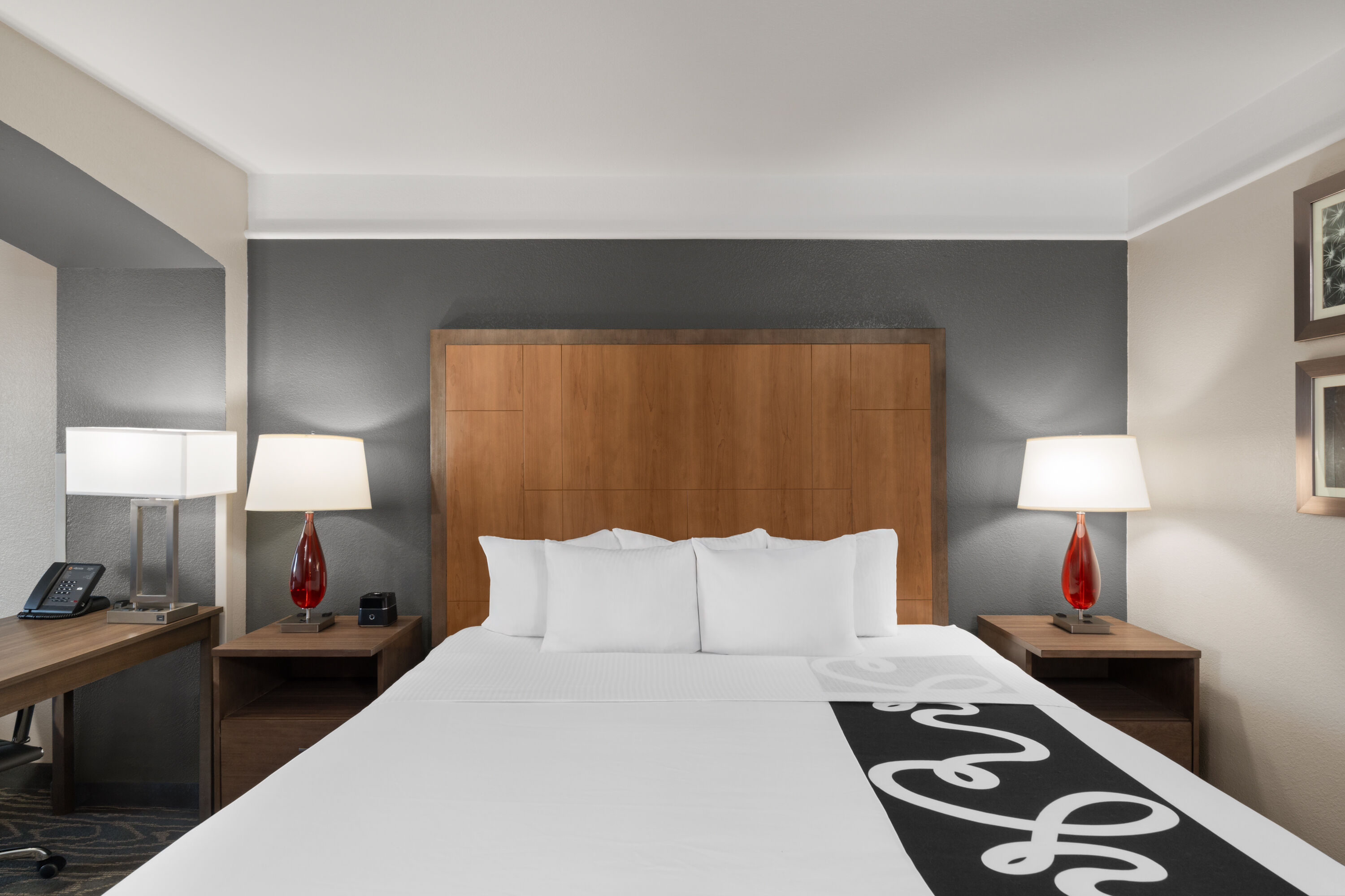 La Quinta Inn & Suites by Wyndham Gallup suite in Gallup, New Mexico