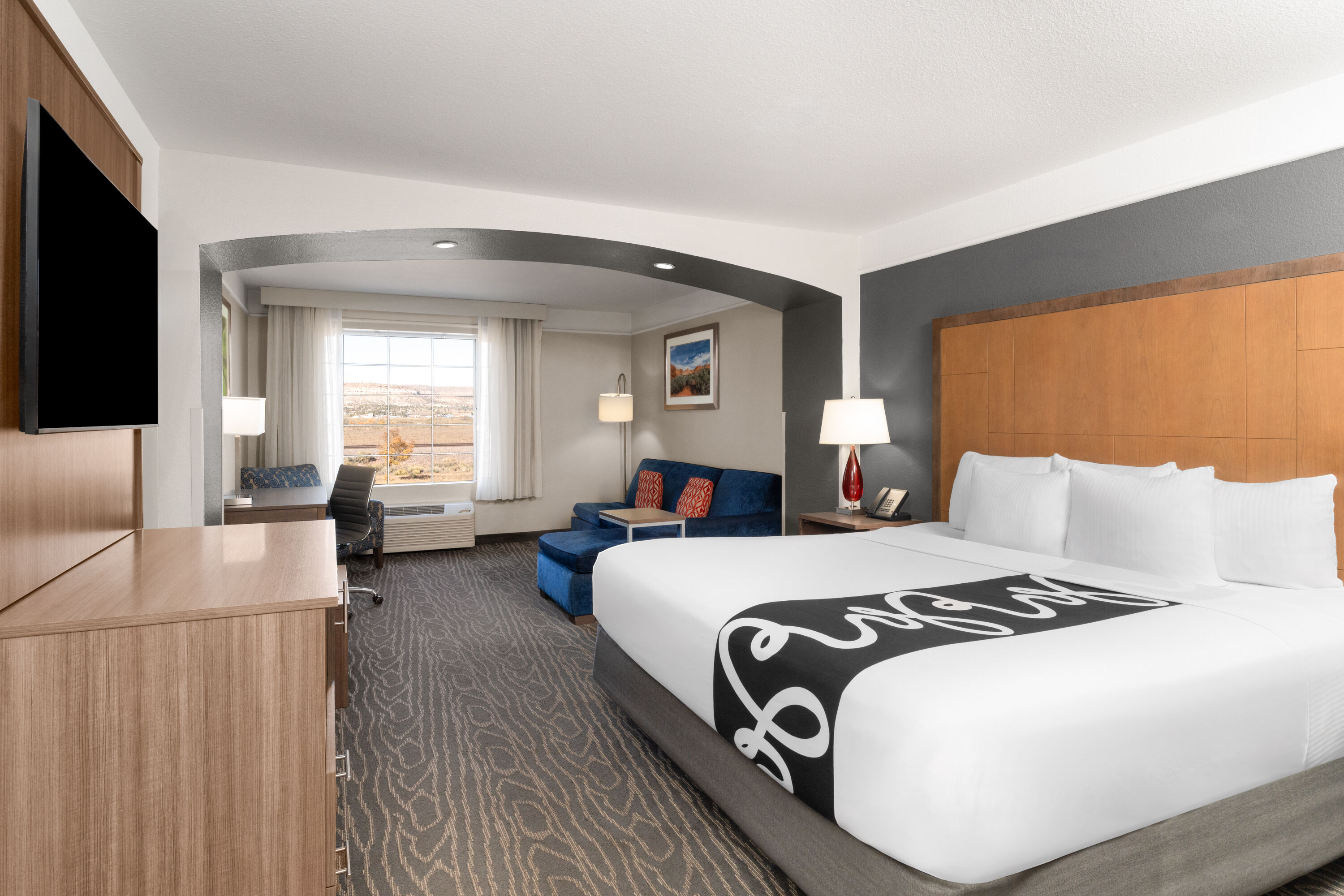 La Quinta Inn & Suites by Wyndham Gallup suite in Gallup, New Mexico