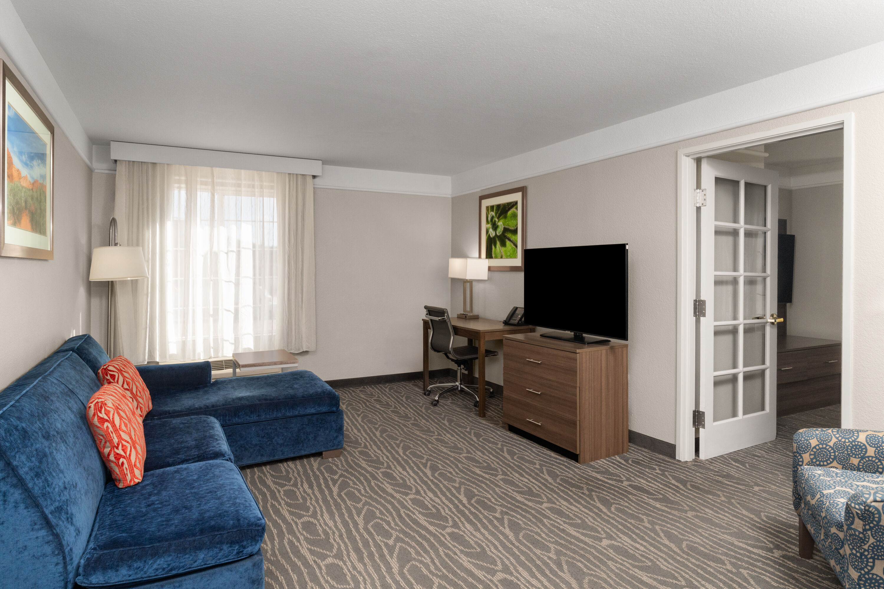 La Quinta Inn & Suites by Wyndham Gallup suite in Gallup, New Mexico