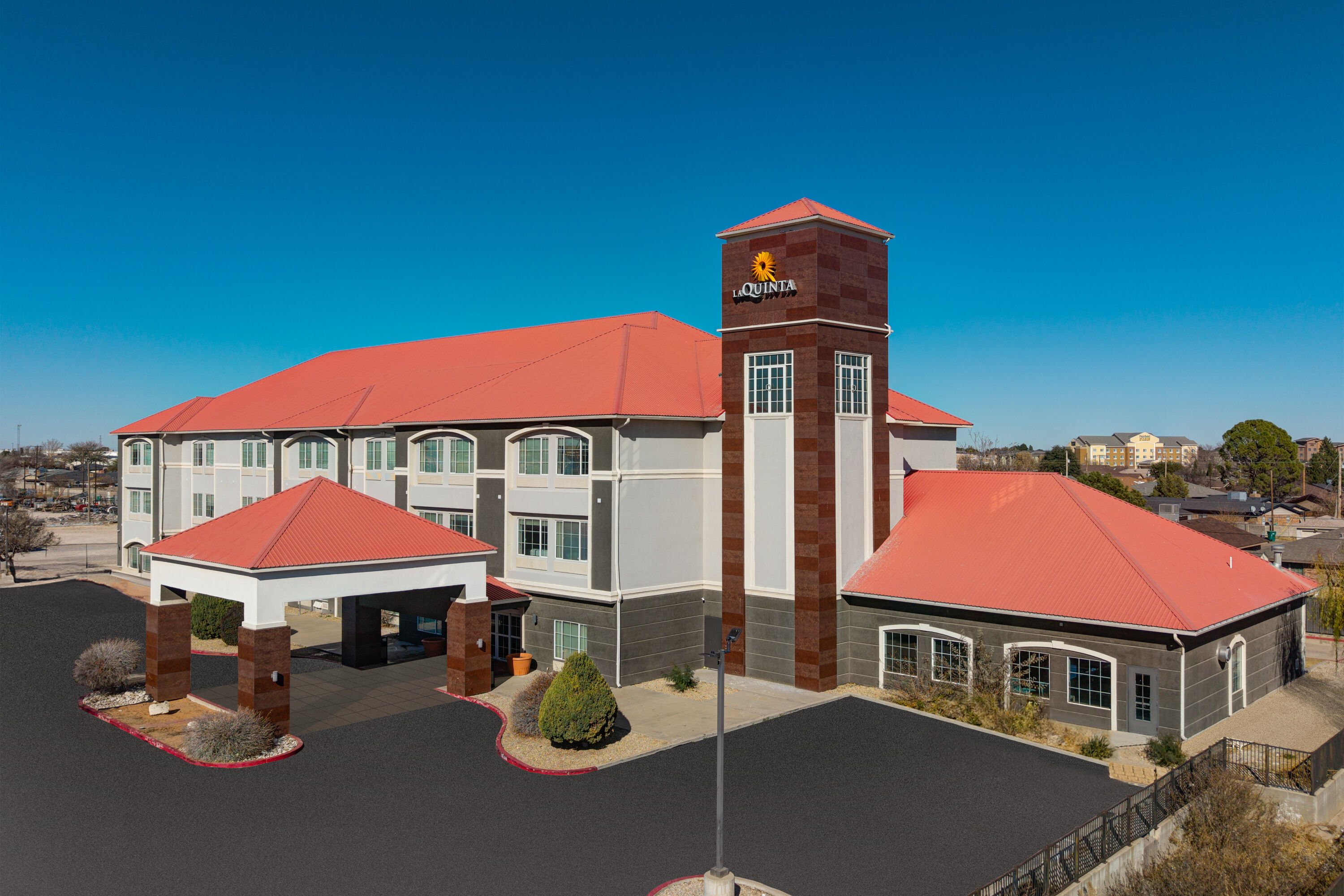 Exterior Day Image of La Quinta Inn & Suites by Wyndham Hobbs hotel in Hobbs, New Mexico