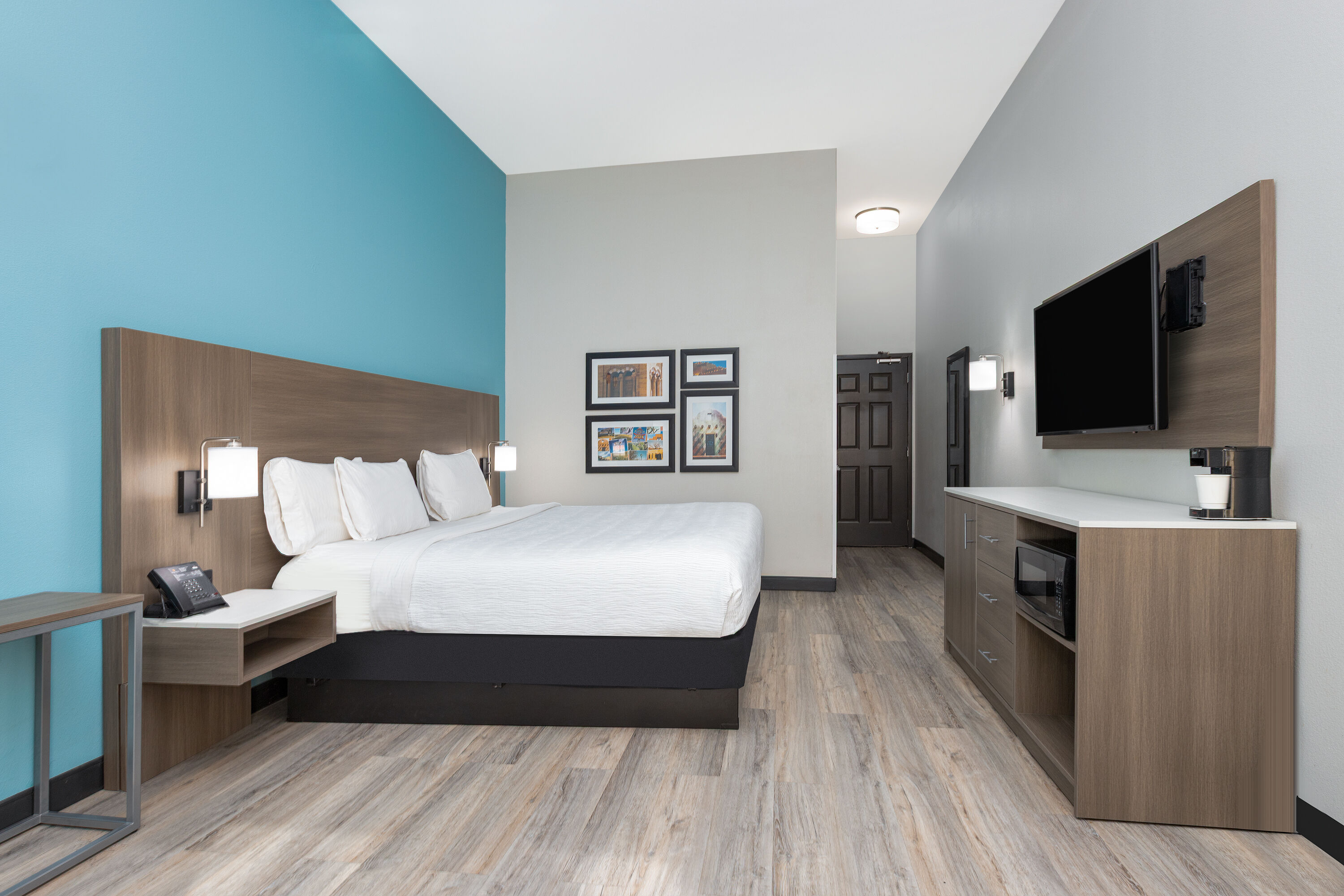 Guest room at the La Quinta Inn & Suites by Wyndham Hobbs in Hobbs, New Mexico