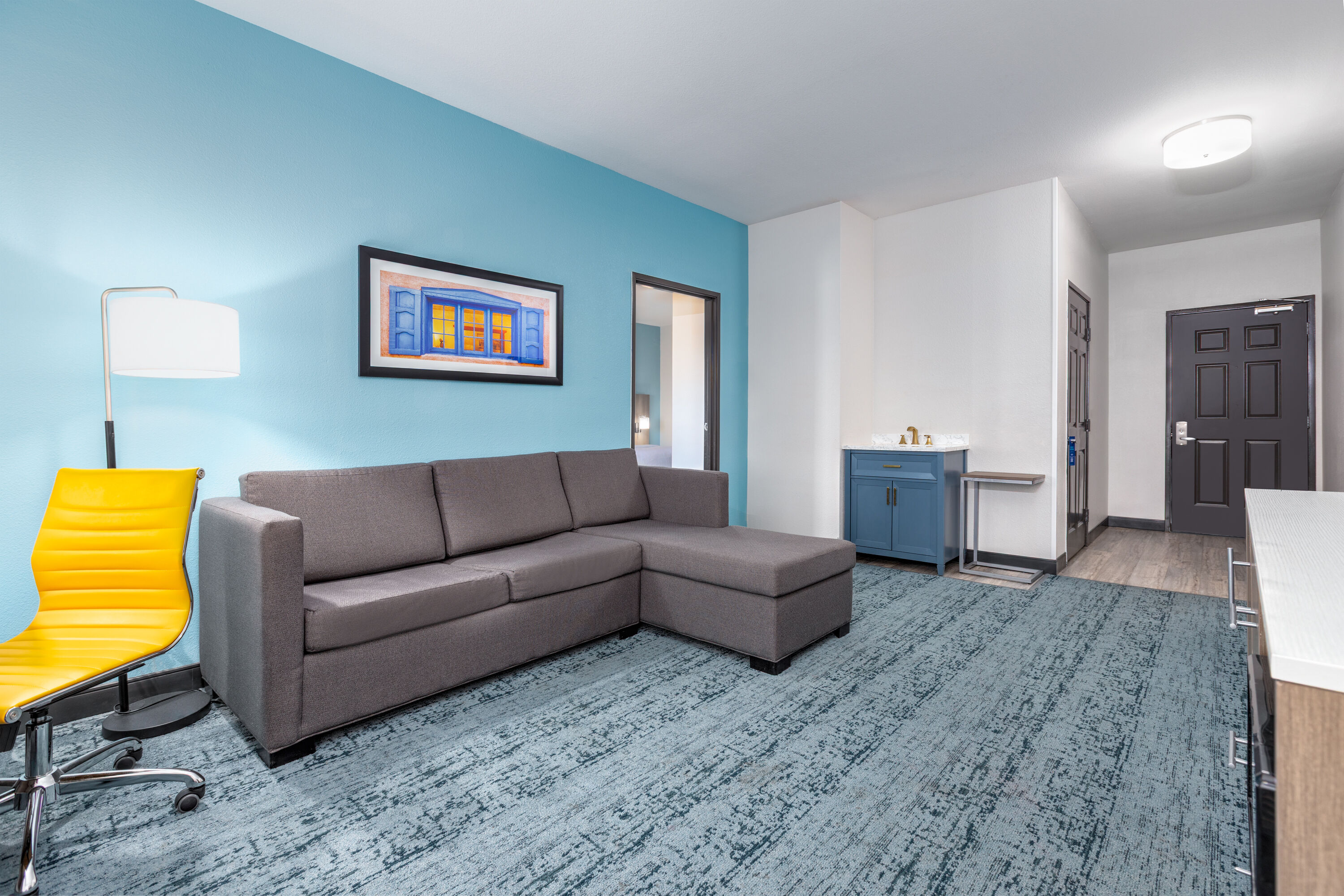 La Quinta Inn & Suites by Wyndham Hobbs suite in Hobbs, New Mexico