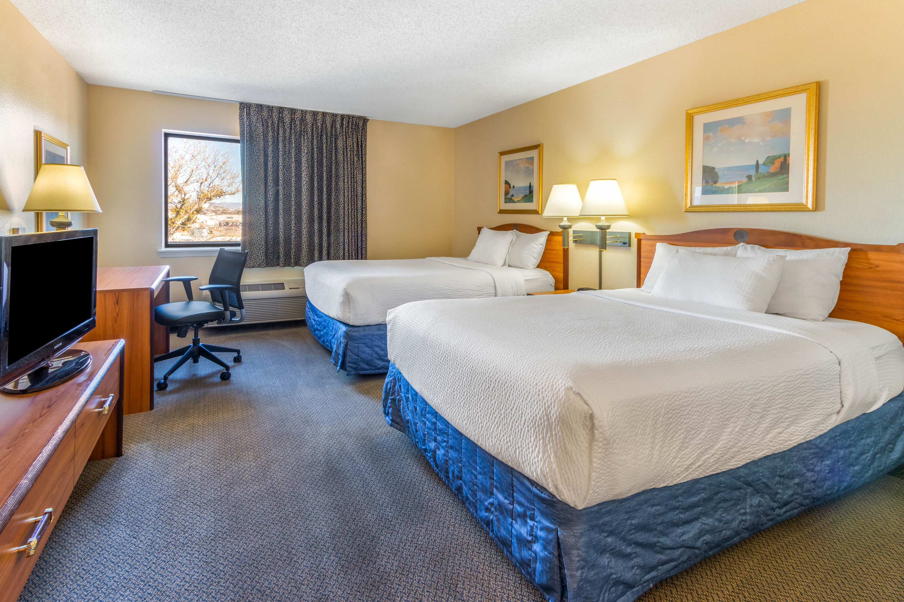 Guest room at the La Quinta Inn & Suites by Wyndham Las Cruces Organ Mountain in Las Cruces, New Mexico