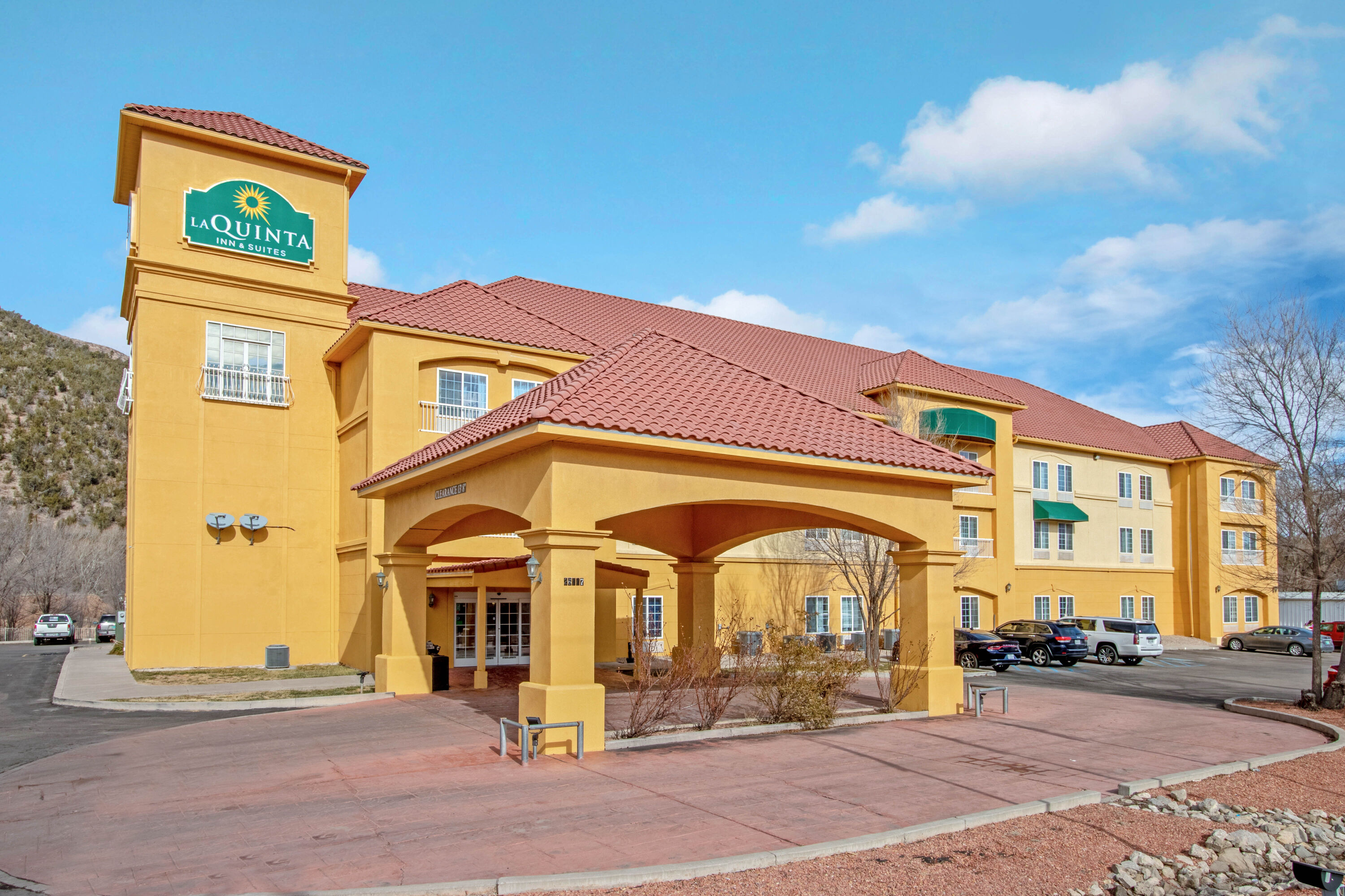 La Quinta Inn & Suites by Wyndham Ruidoso Downs Ruidoso Downs, NM Hotels
