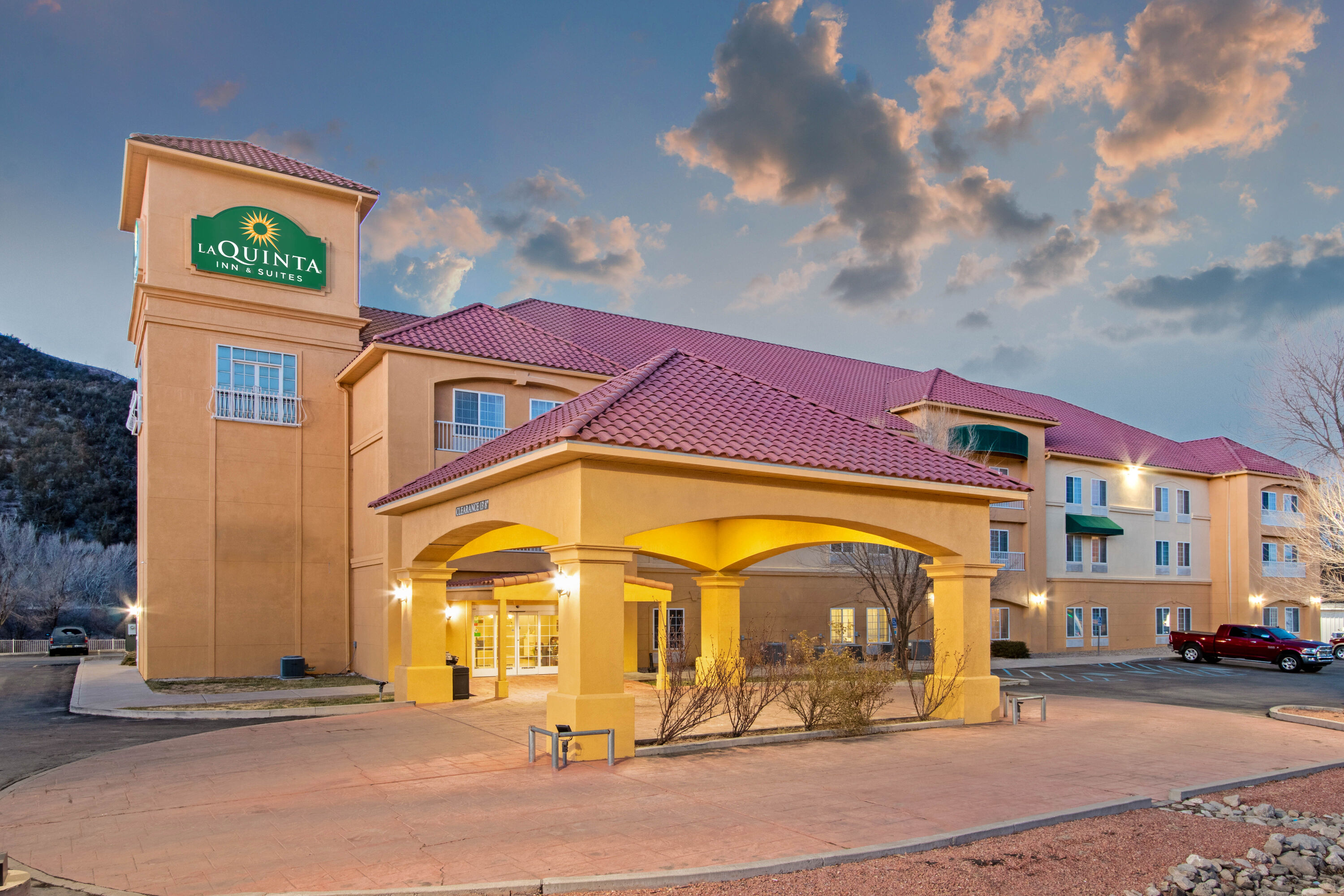 La Quinta Inn Suites by Wyndham Ruidoso Downs Ruidoso Downs NM Hotels