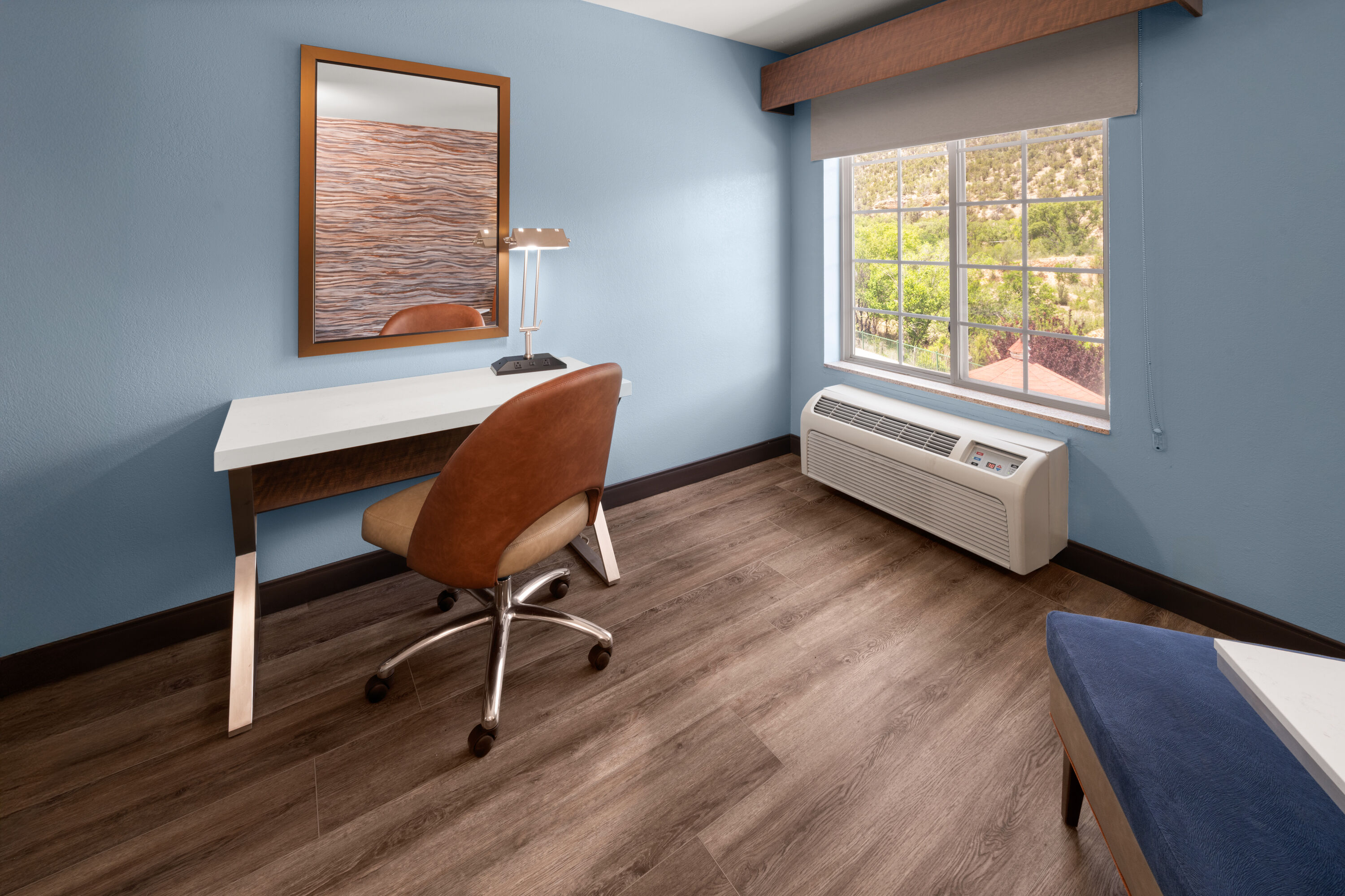 Guest room at the La Quinta Inn & Suites by Wyndham Ruidoso Downs in Ruidoso Downs, New Mexico