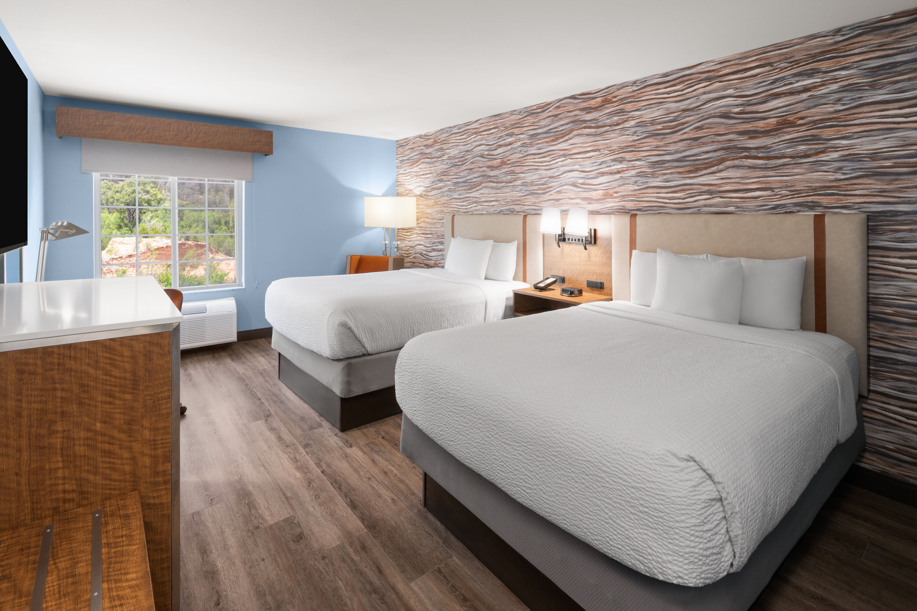 Guest room at the La Quinta Inn & Suites by Wyndham Ruidoso Downs in Ruidoso Downs, New Mexico